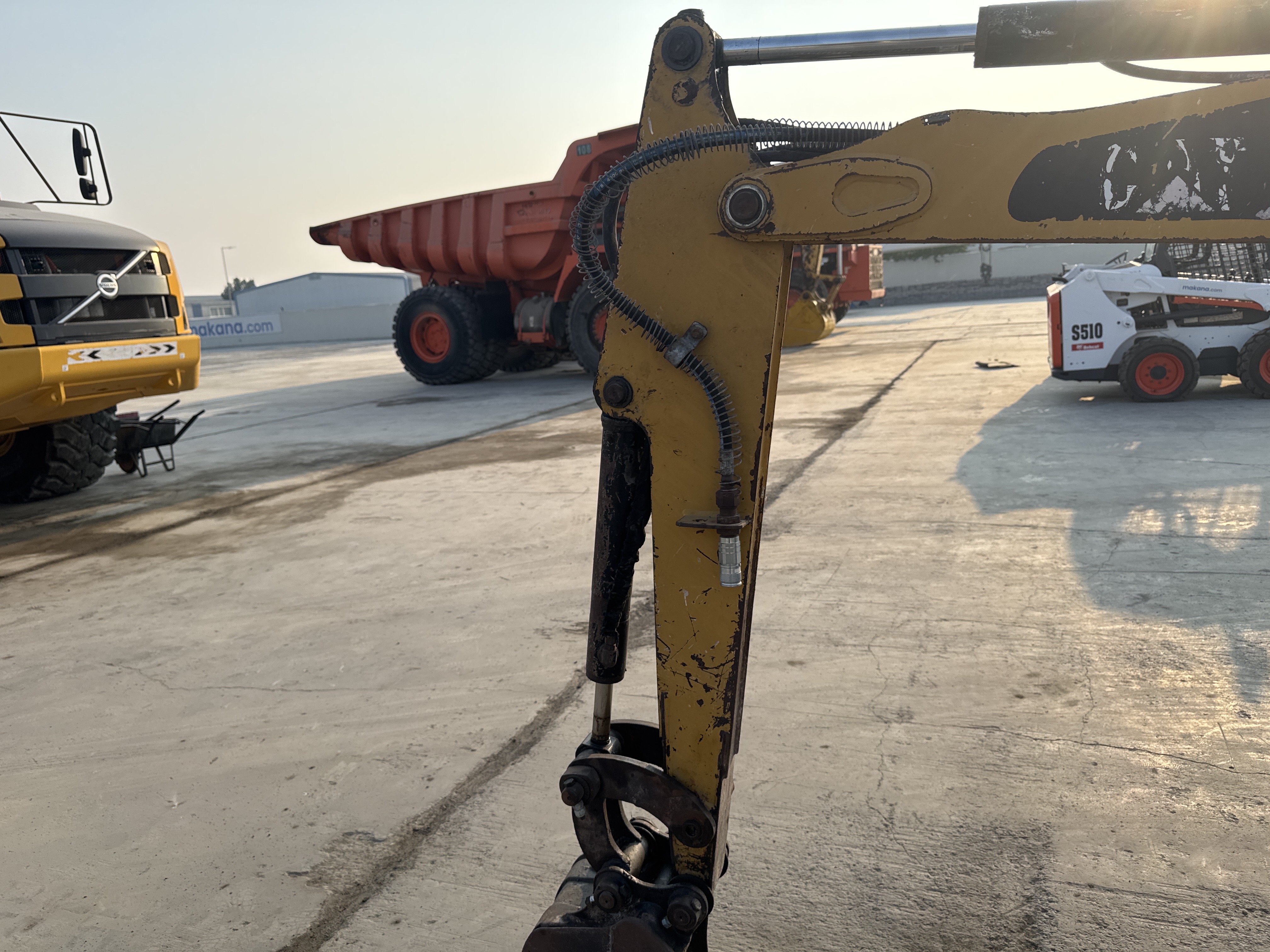 MNX-007-Cat-301.6C-Mini-excavators-inspection-Chassis-Stick-2