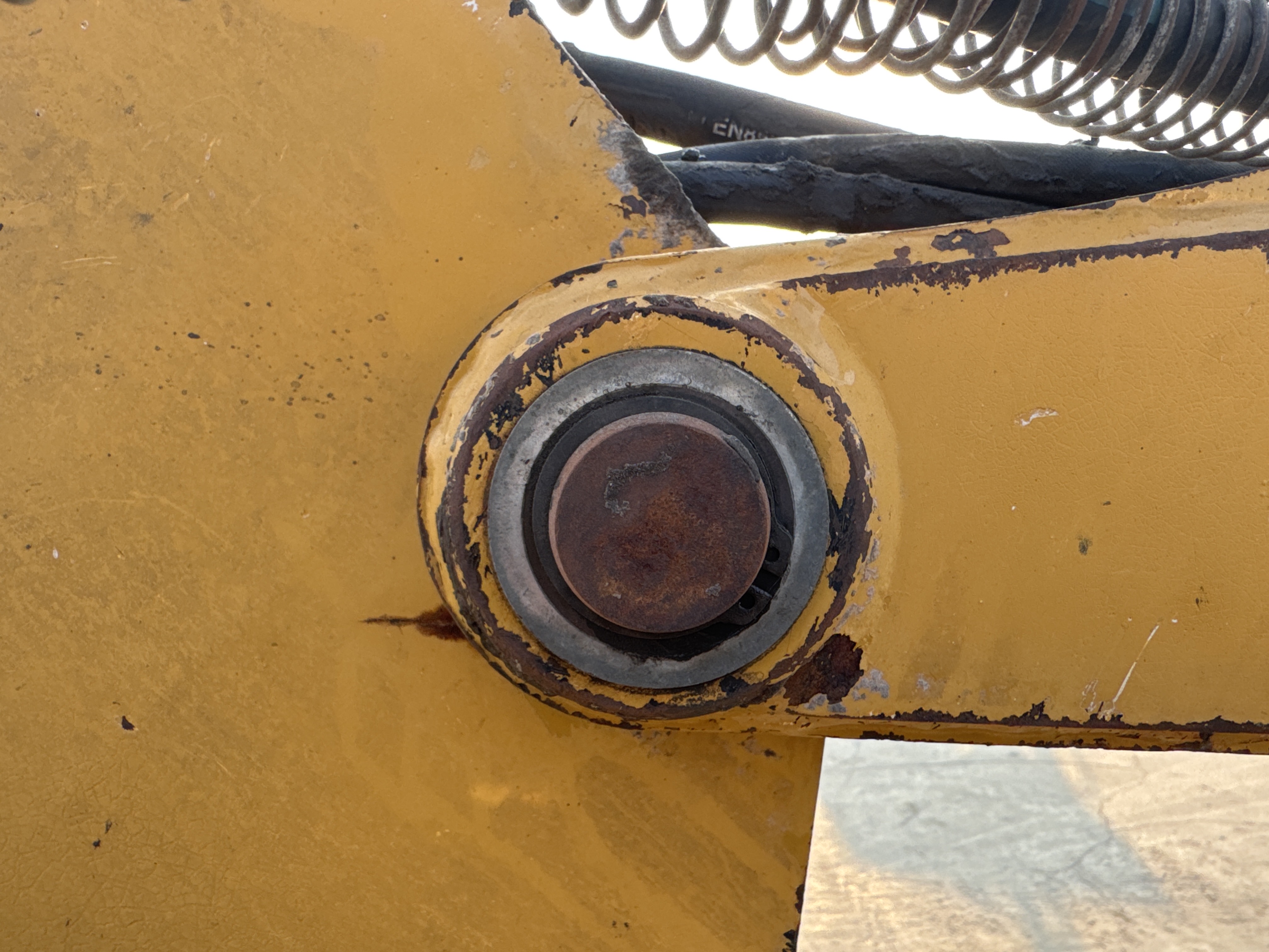 MNX-007-Cat-301.6C-Mini-excavators-inspection-Chassis-Pin-and-bushings-boom-to-stick-2