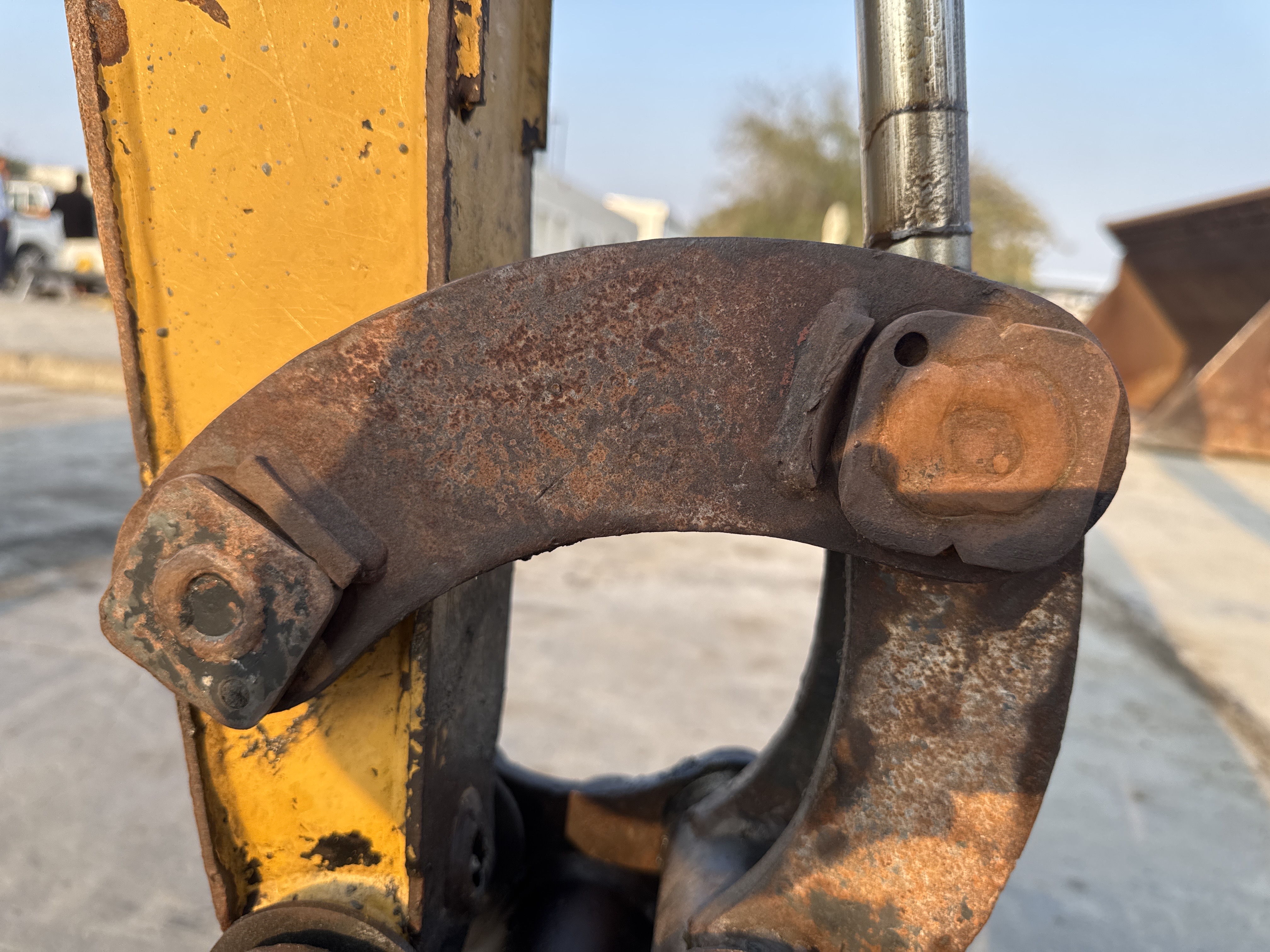 MNX-007-Cat-301.6C-Mini-excavators-inspection-Chassis-Dog-bone-arms-2