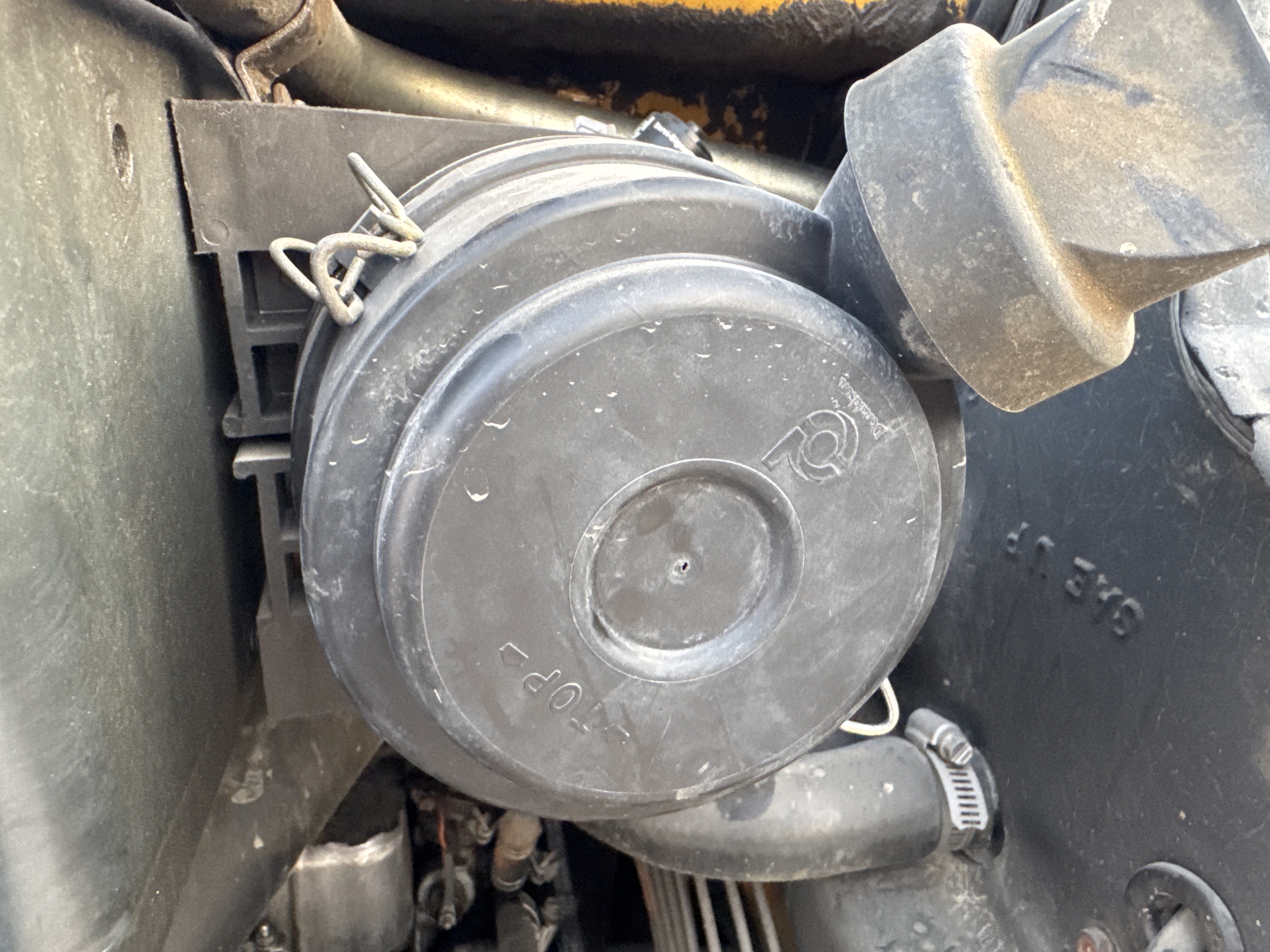 MNX-007-Cat-301.6C-Mini-excavators-inspection-Engine-Air-intake-system-2