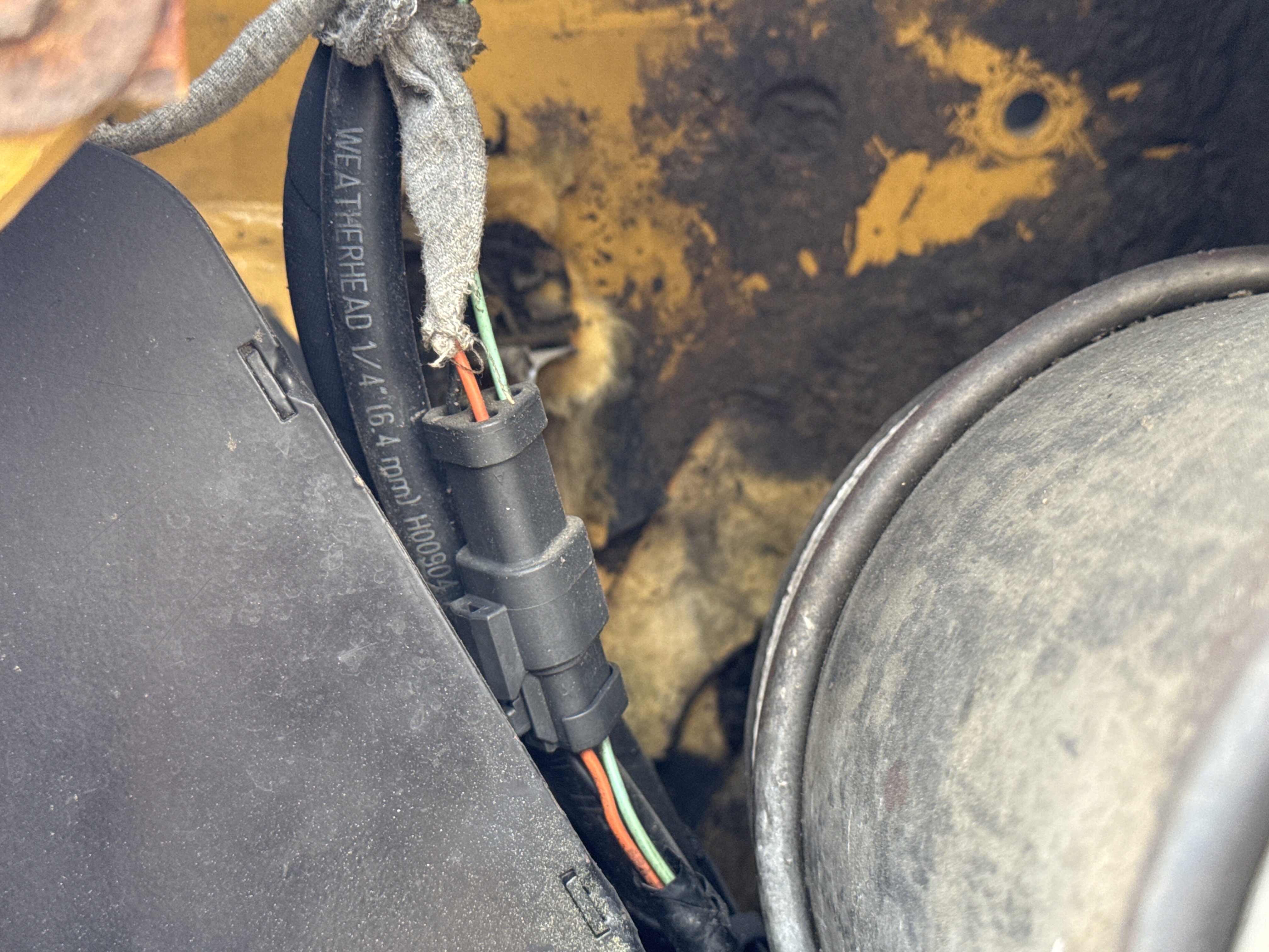 MNX-007-Cat-301.6C-Mini-excavators-inspection-Hydraulics-Wiring-harness-2