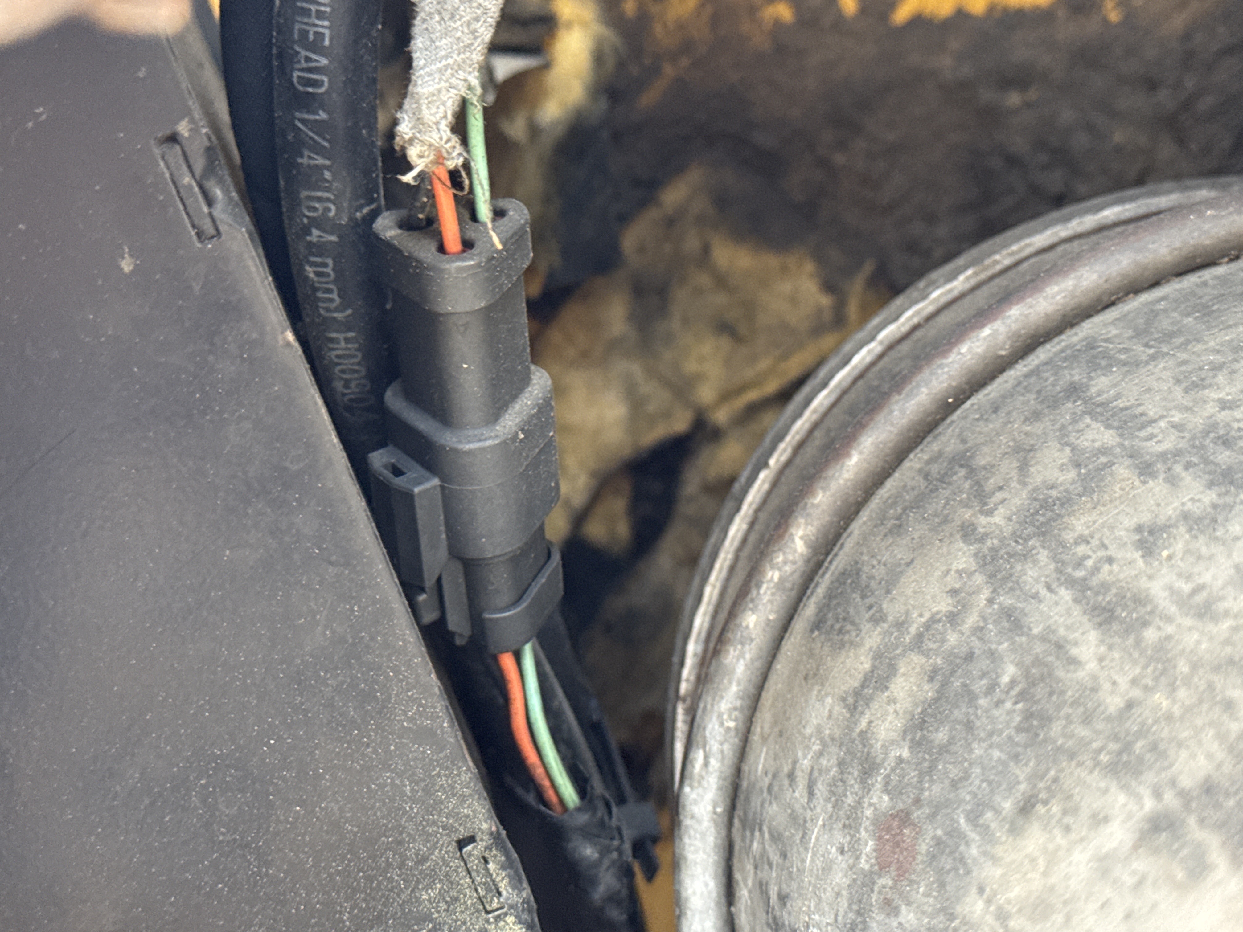 MNX-007-Cat-301.6C-Mini-excavators-inspection-Hydraulics-Wiring-harness-2