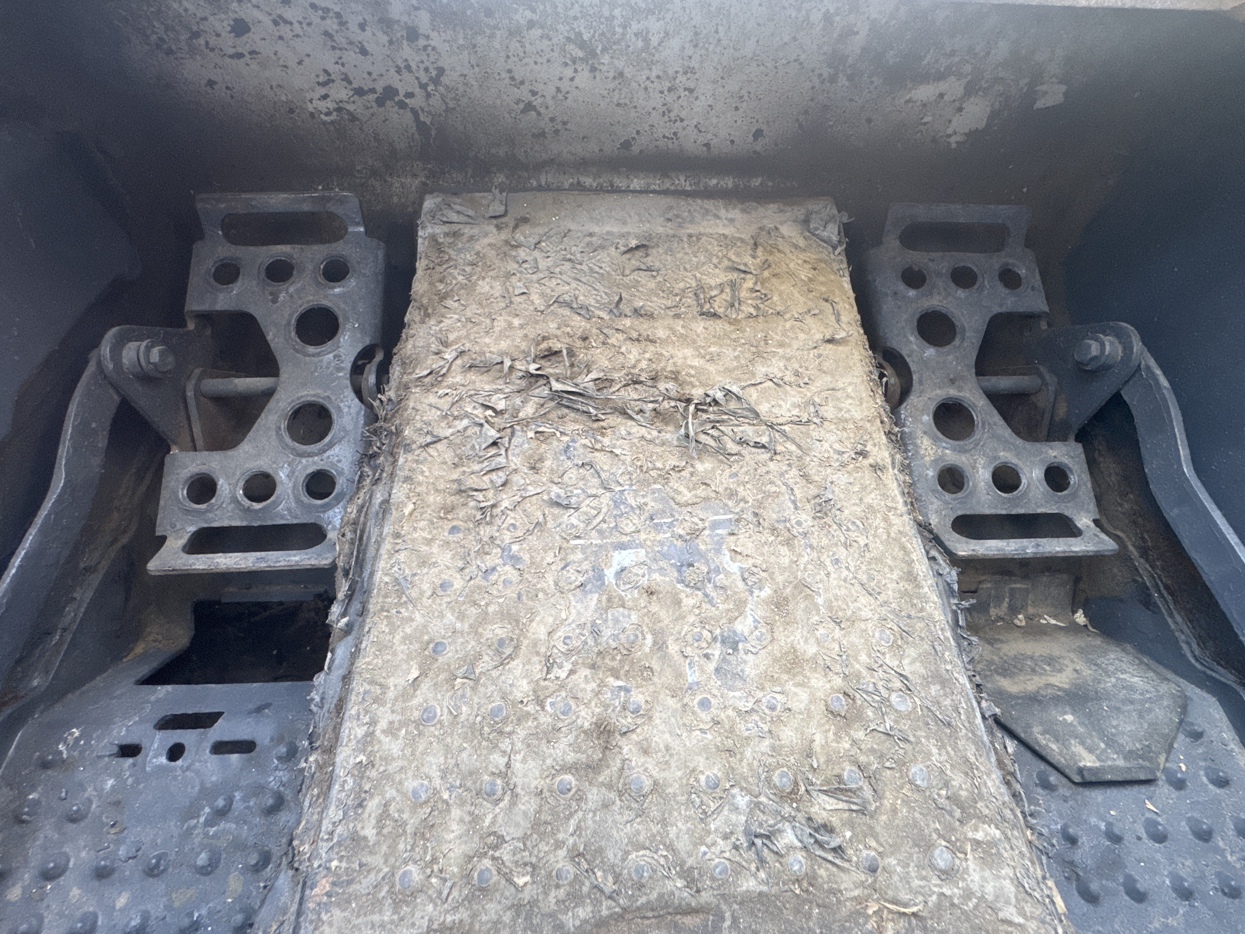 SSL-016-Bobcat-S510-Skid-steer-loaders-inspection-Cabin-Pedals-3