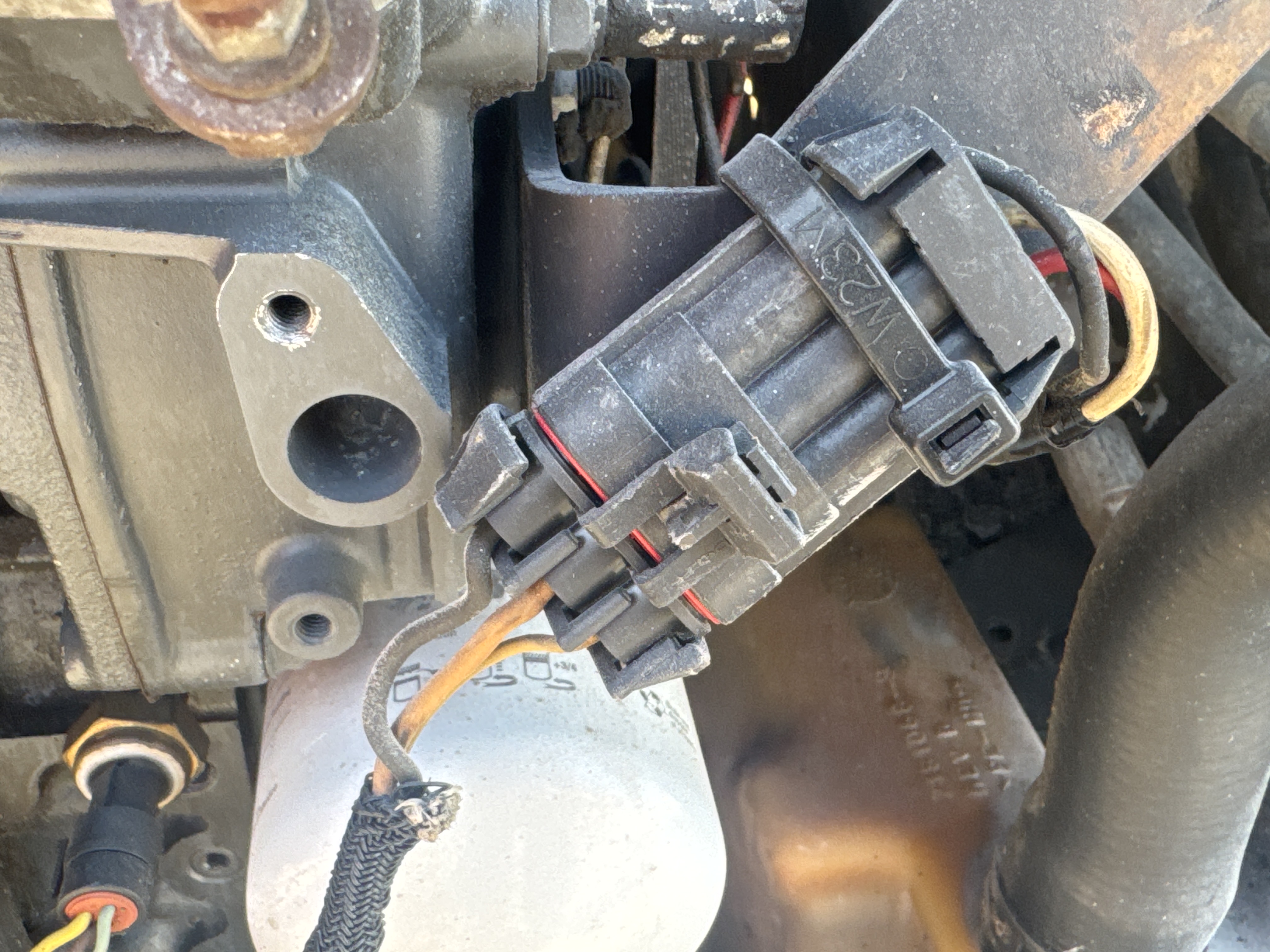 SSL-016-Bobcat-S510-Skid-steer-loaders-inspection-Electronics-Main-harness-2