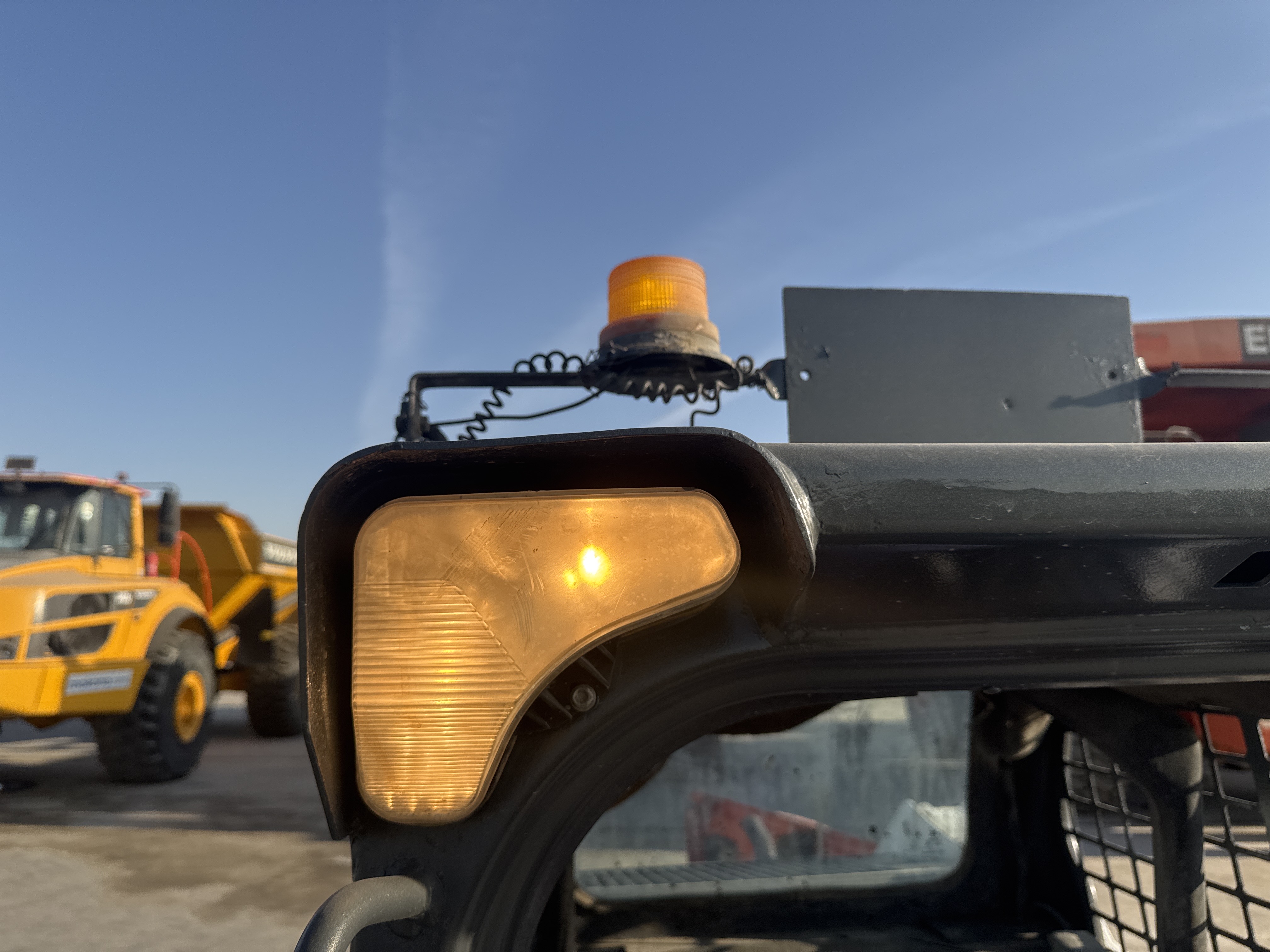 SSL-016-Bobcat-S510-Skid-steer-loaders-inspection-Electronics-Lights-and-signals-2