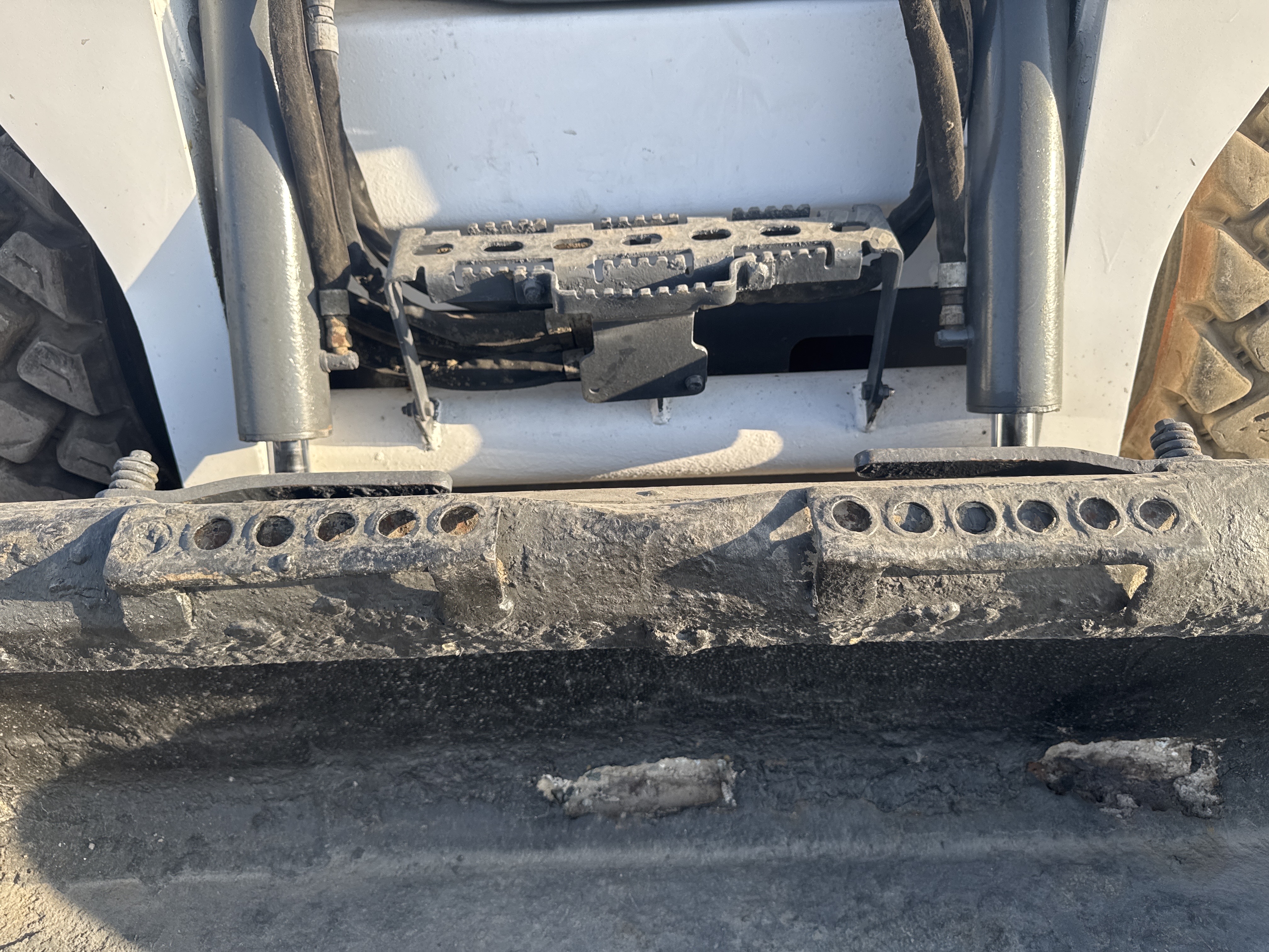 SSL-016-Bobcat-S510-Skid-steer-loaders-inspection-Structure-Steps/ladders-2