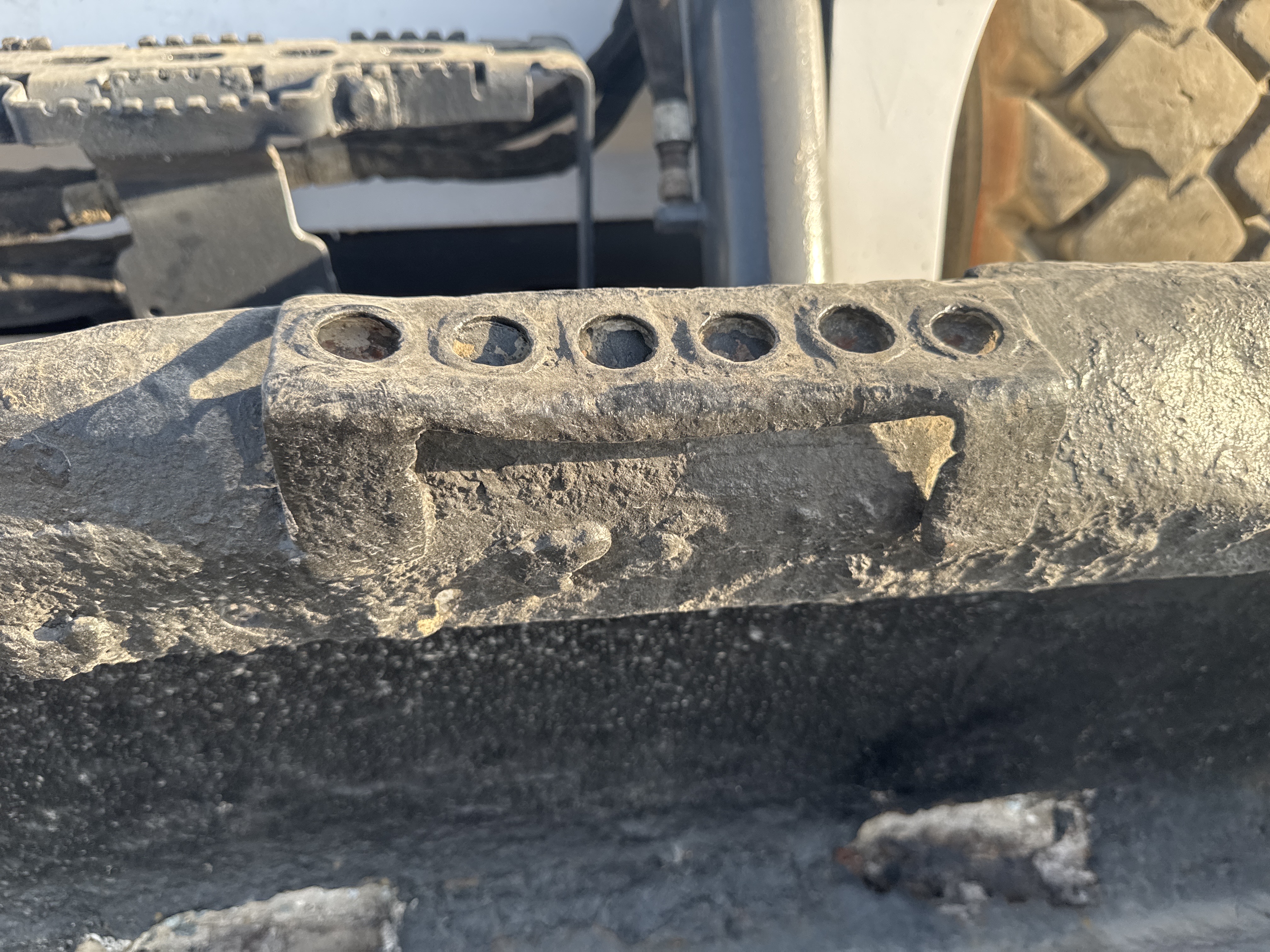SSL-016-Bobcat-S510-Skid-steer-loaders-inspection-Structure-Steps/ladders-3