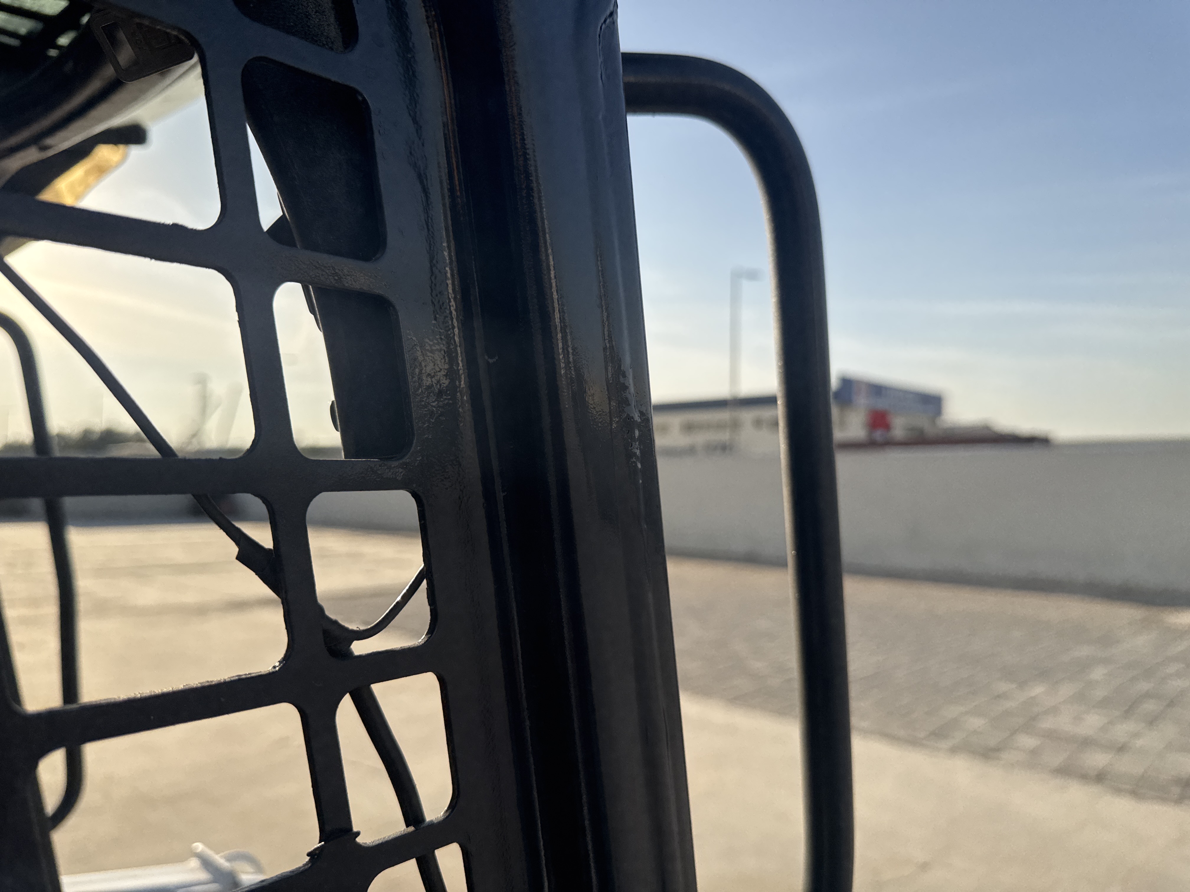 SSL-016-Bobcat-S510-Skid-steer-loaders-inspection-Structure-Handrails-2