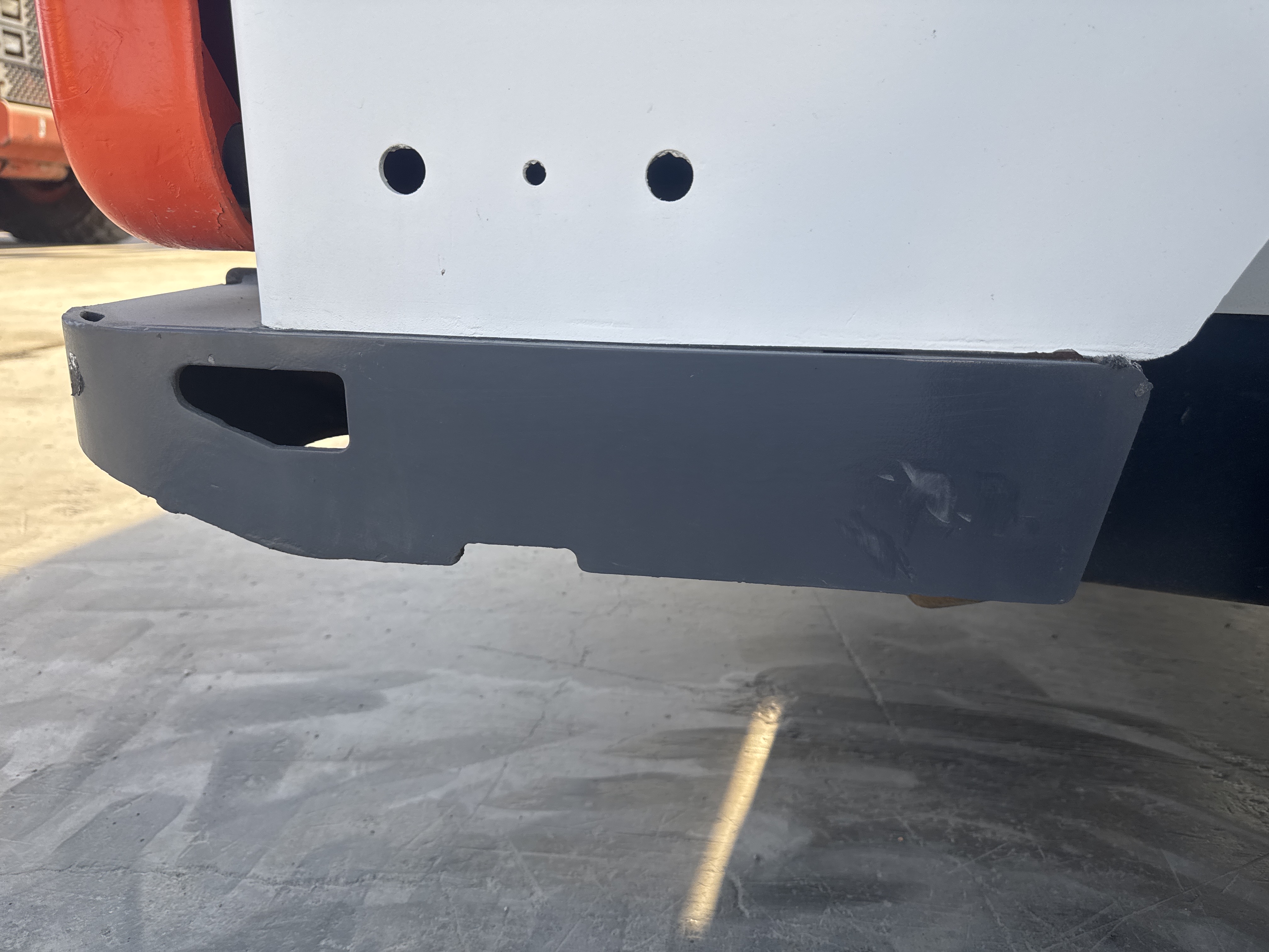 SSL-016-Bobcat-S510-Skid-steer-loaders-inspection-Structure-Sheet-metal-(fiberglass)-2
