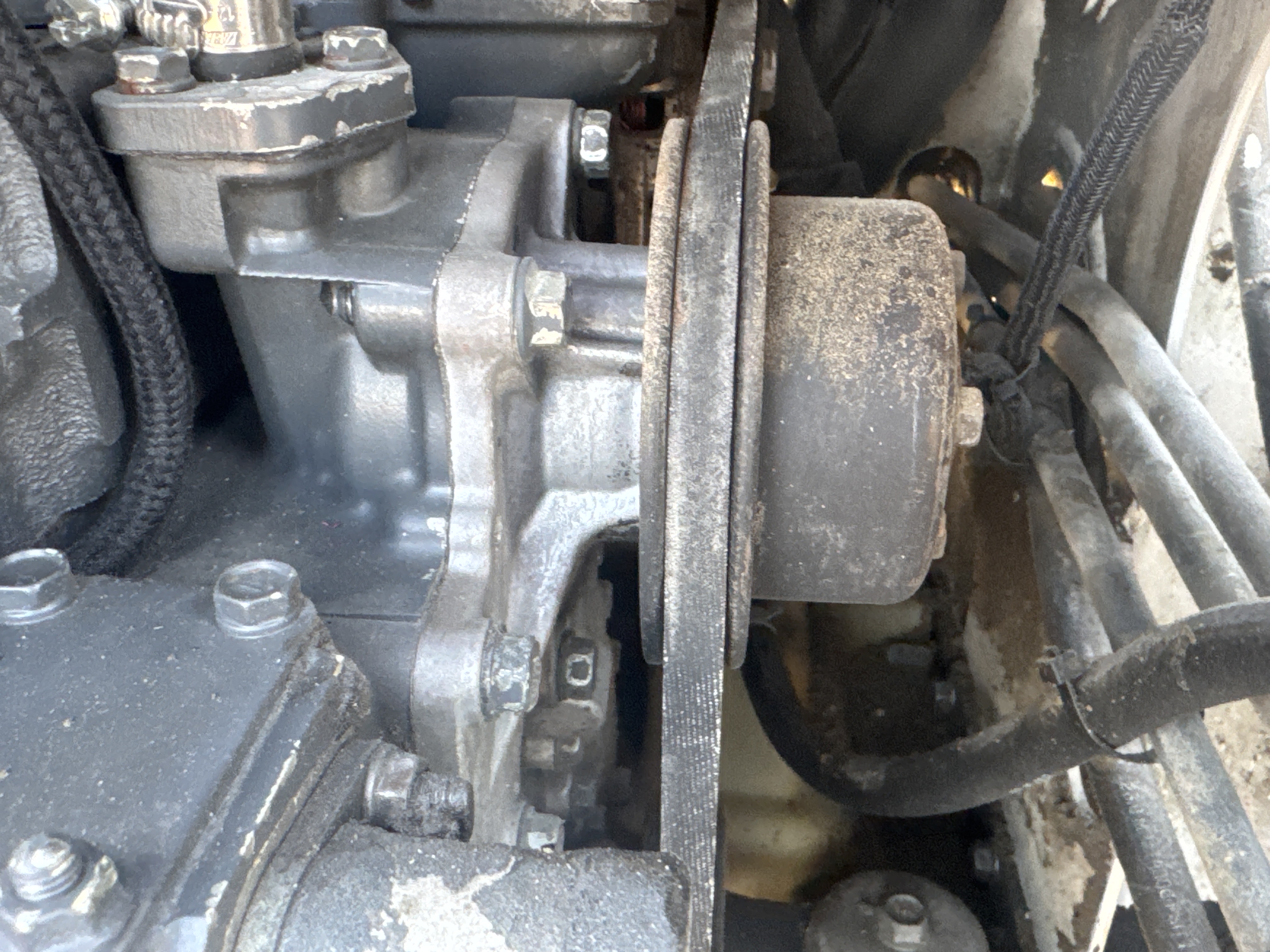 SSL-016-Bobcat-S510-Skid-steer-loaders-inspection-Engine-Belt-2