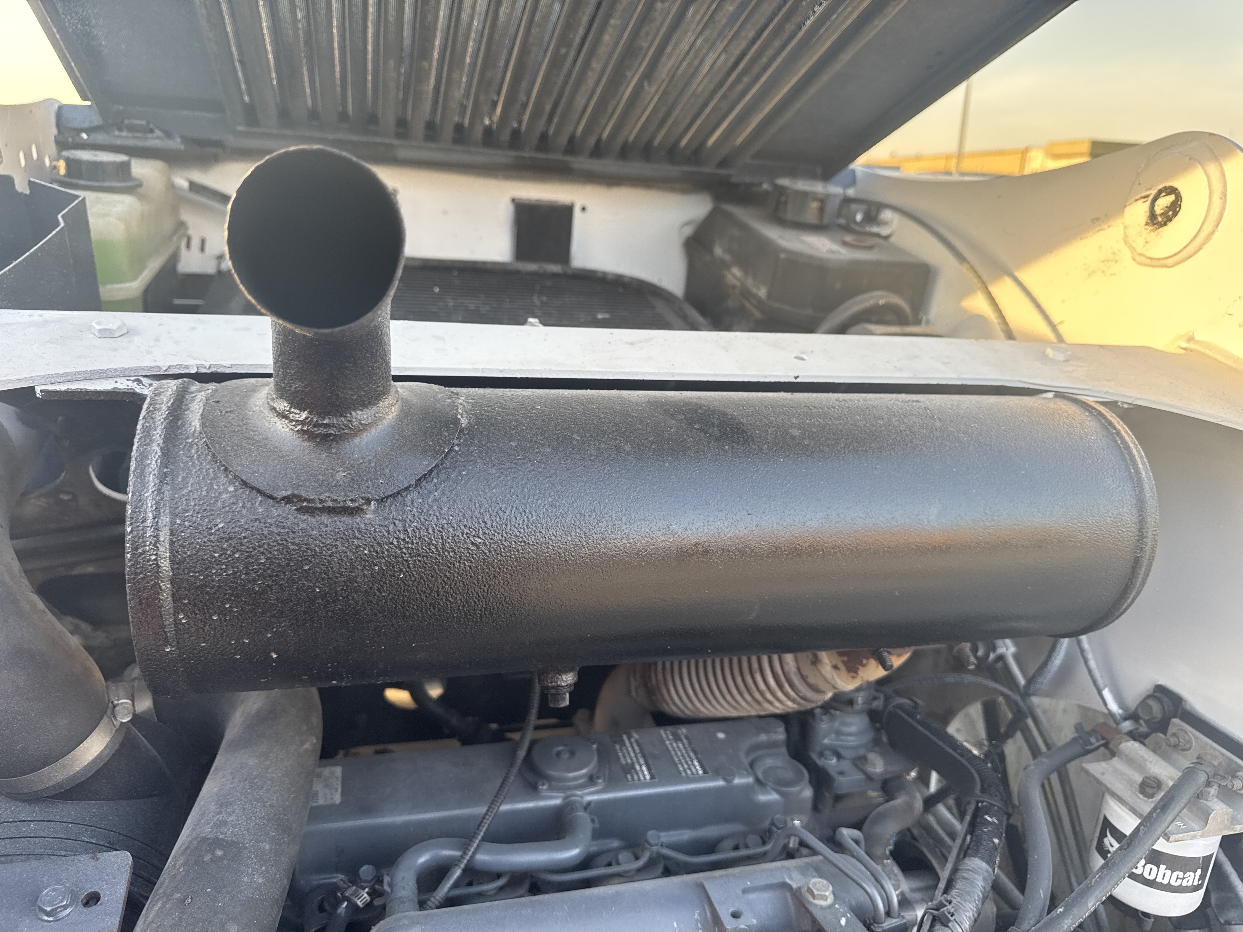 SSL-016-Bobcat-S510-Skid-steer-loaders-inspection-Engine-Exhaust-system-2