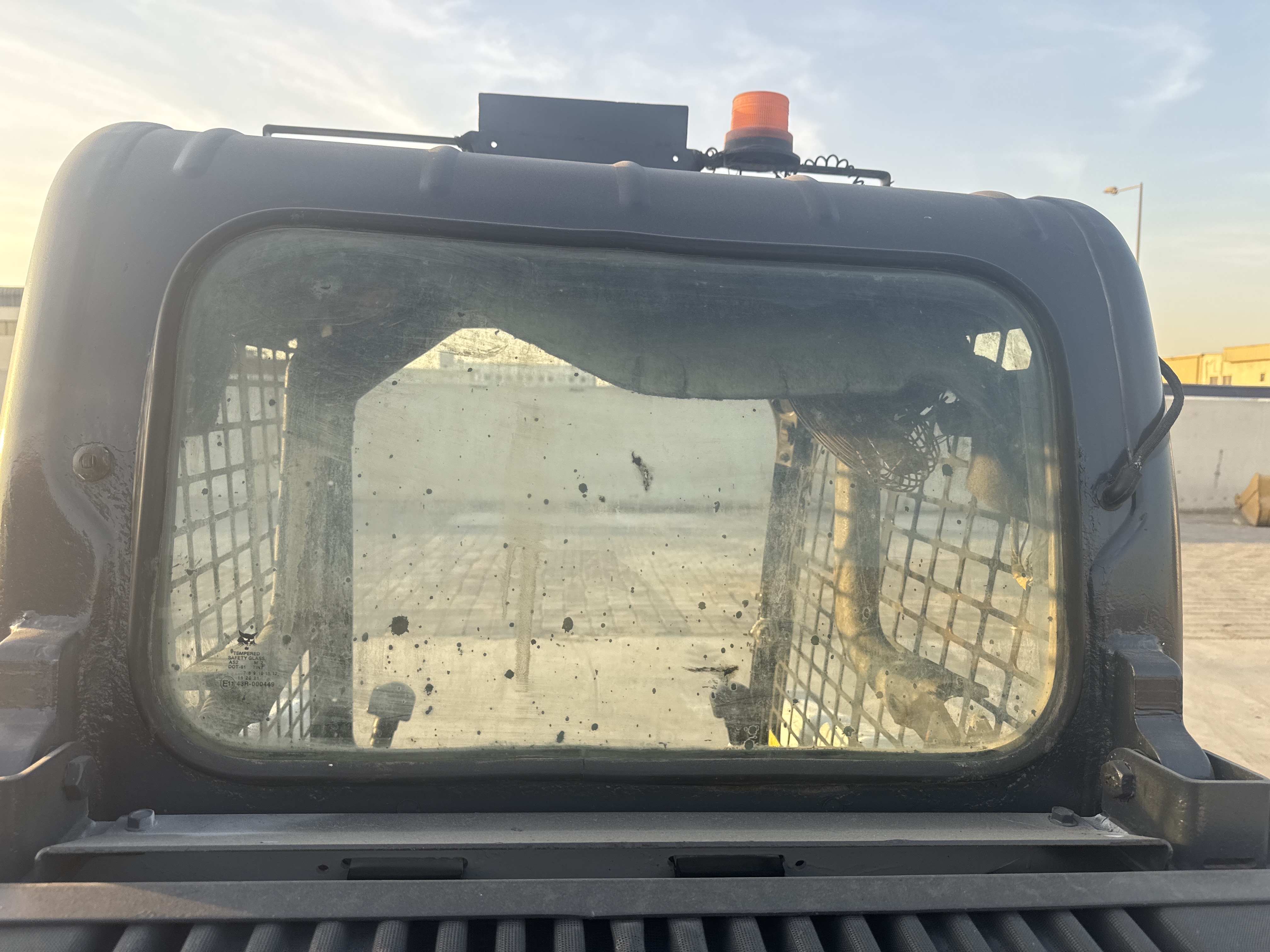 SSL-016-Bobcat-S510-Skid-steer-loaders-inspection-Safety-Glass-2