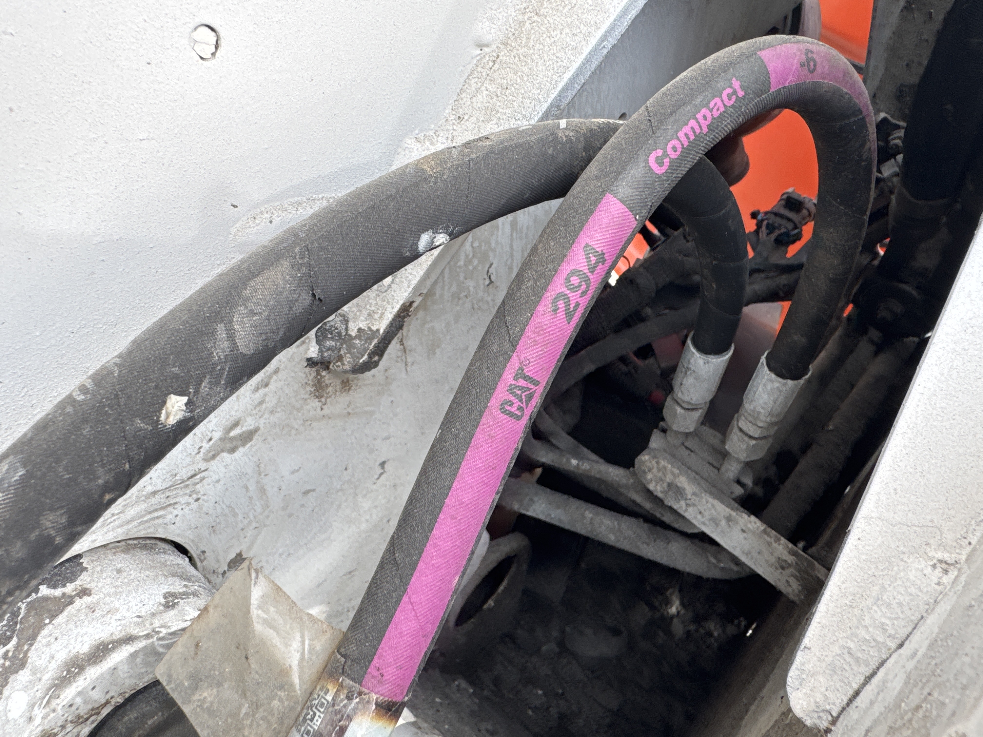 SSL-016-Bobcat-S510-Skid-steer-loaders-inspection-Hydraulics-Hydraulic-hoses-and-lines-2