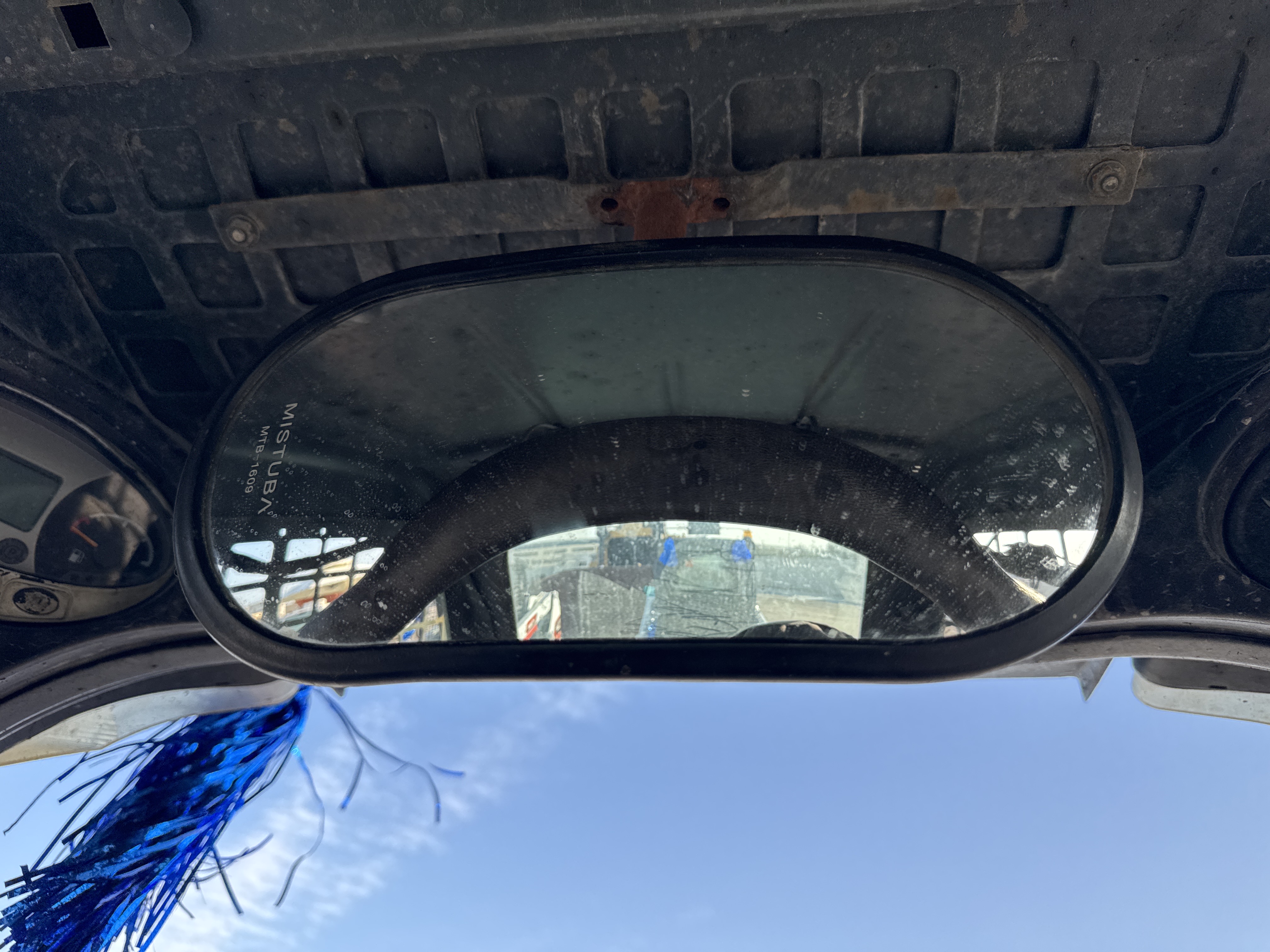 SSL-015-Bobcat-S510-Skid-steer-loaders-inspection-Cabin-Mirrors-2