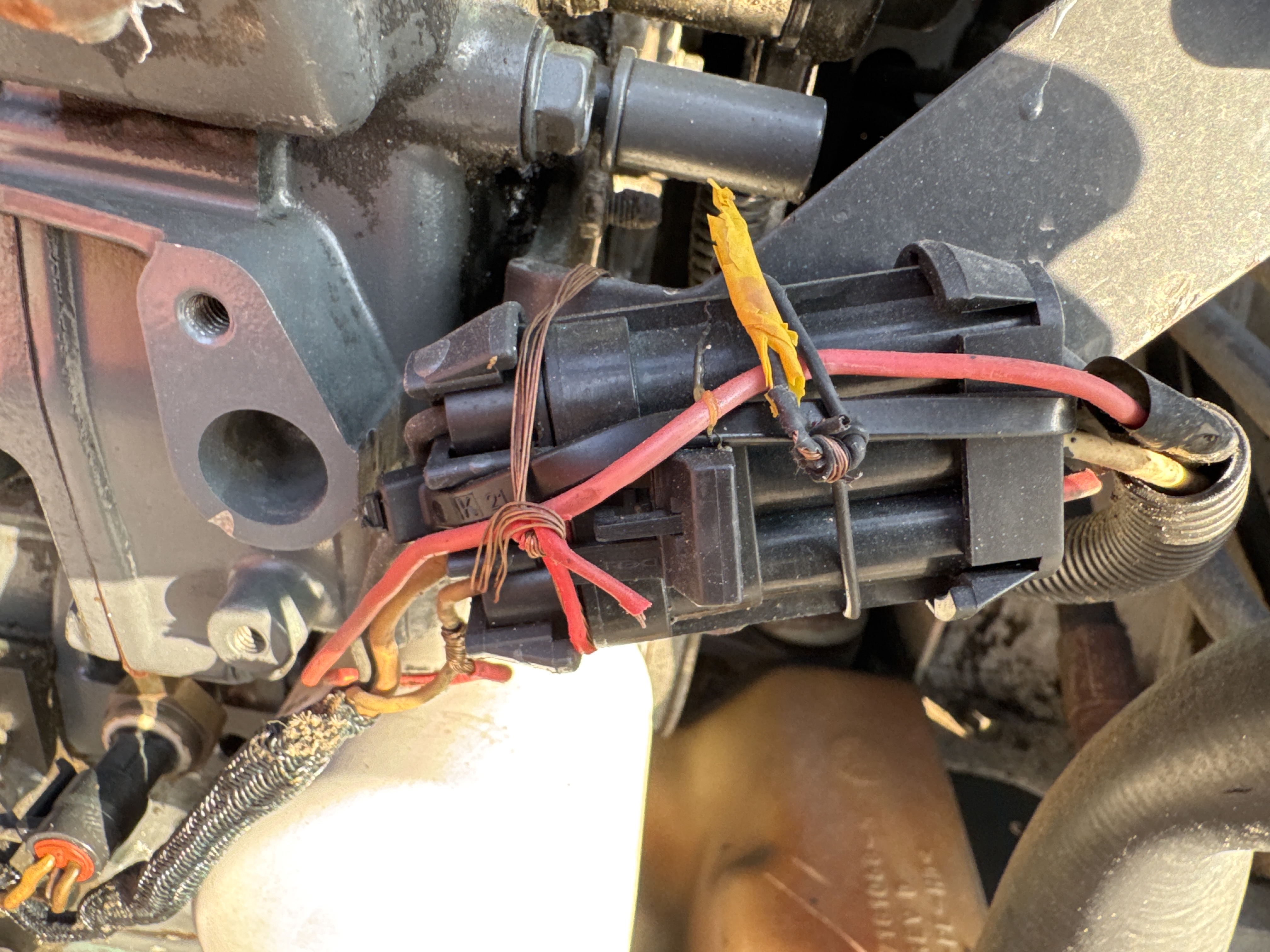 SSL-015-Bobcat-S510-Skid-steer-loaders-inspection-Electronics-Main-harness-2