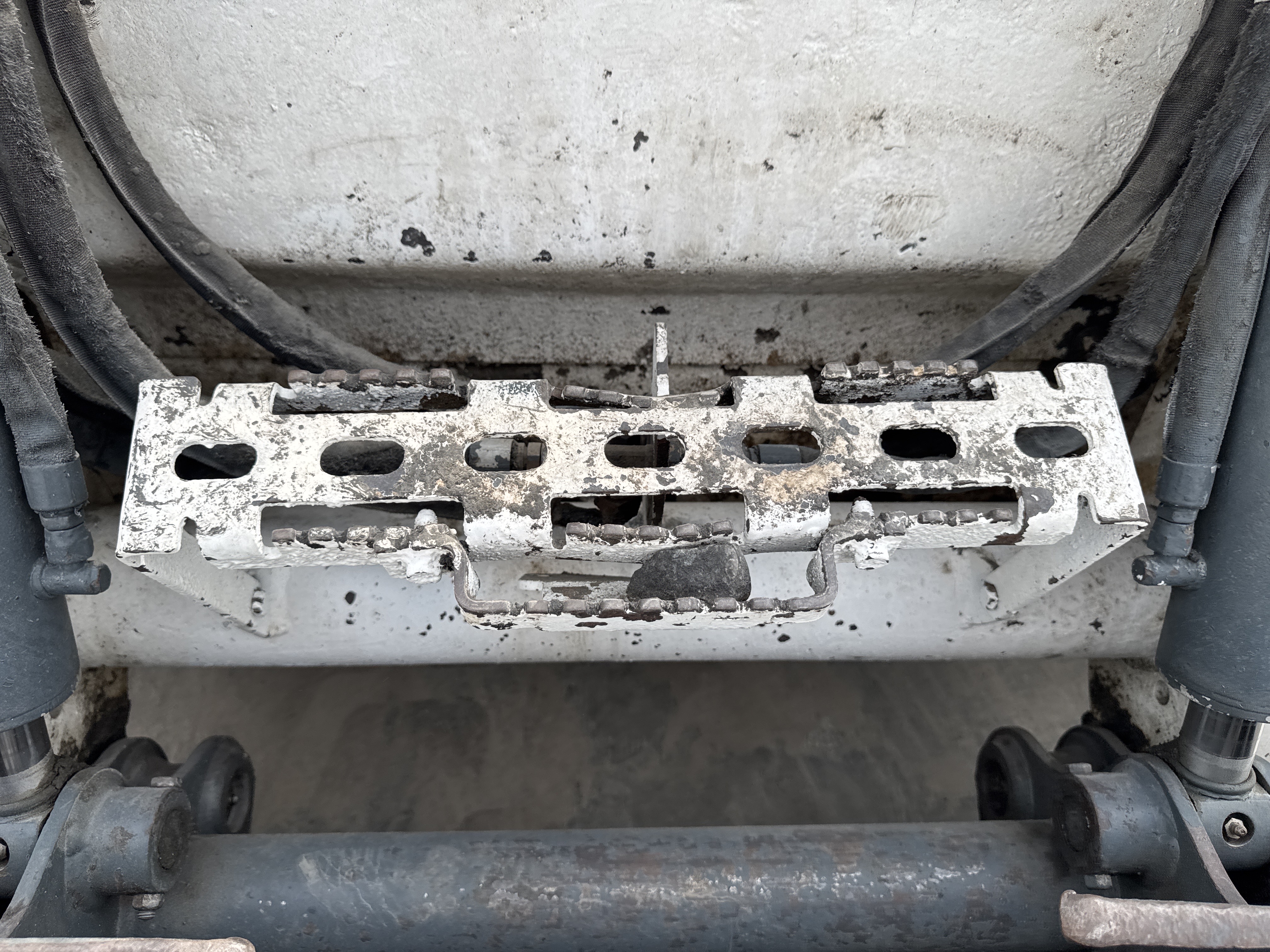SSL-015-Bobcat-S510-Skid-steer-loaders-inspection-Structure-Steps/ladders-2