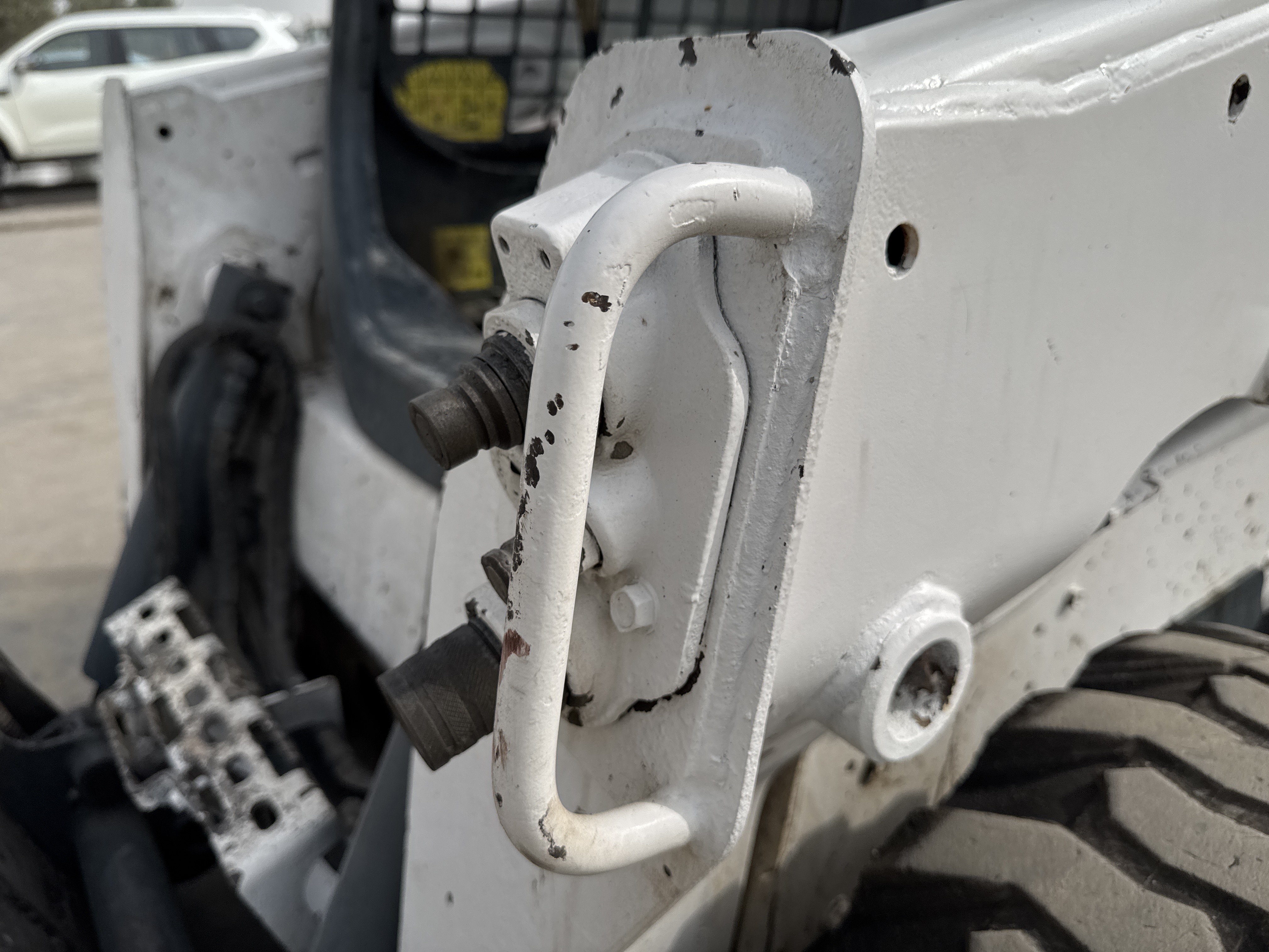 SSL-015-Bobcat-S510-Skid-steer-loaders-inspection-Structure-Handrails-2