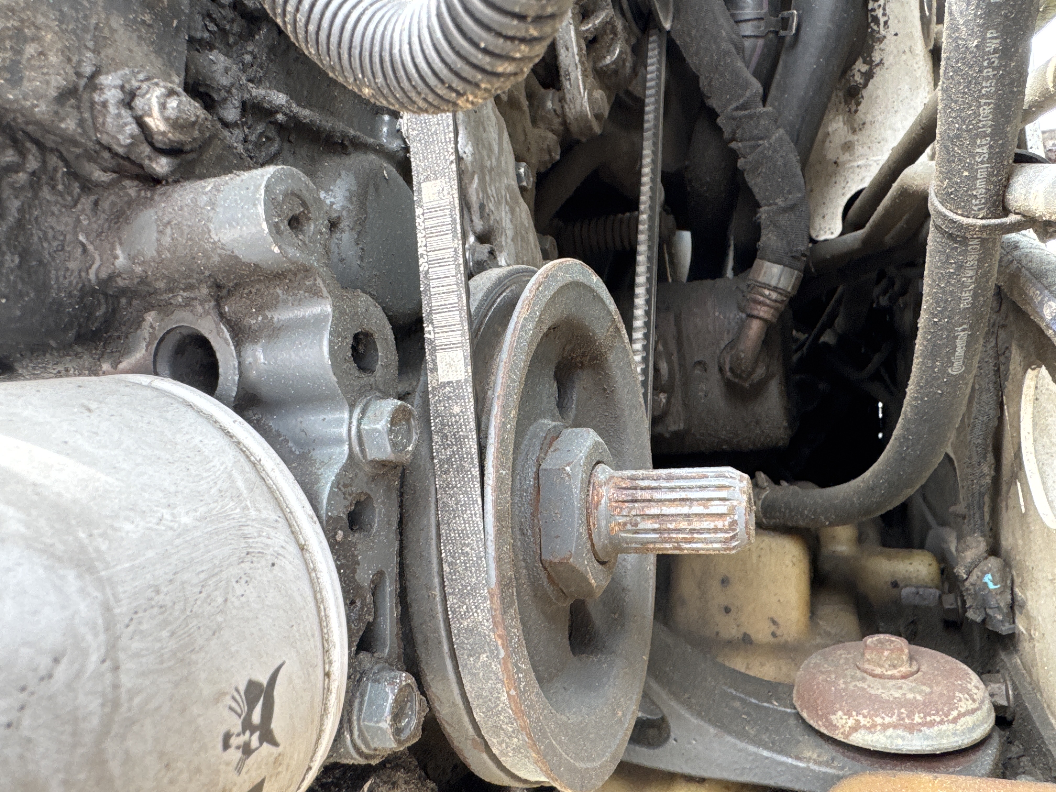 SSL-015-Bobcat-S510-Skid-steer-loaders-inspection-Engine-Belt-2