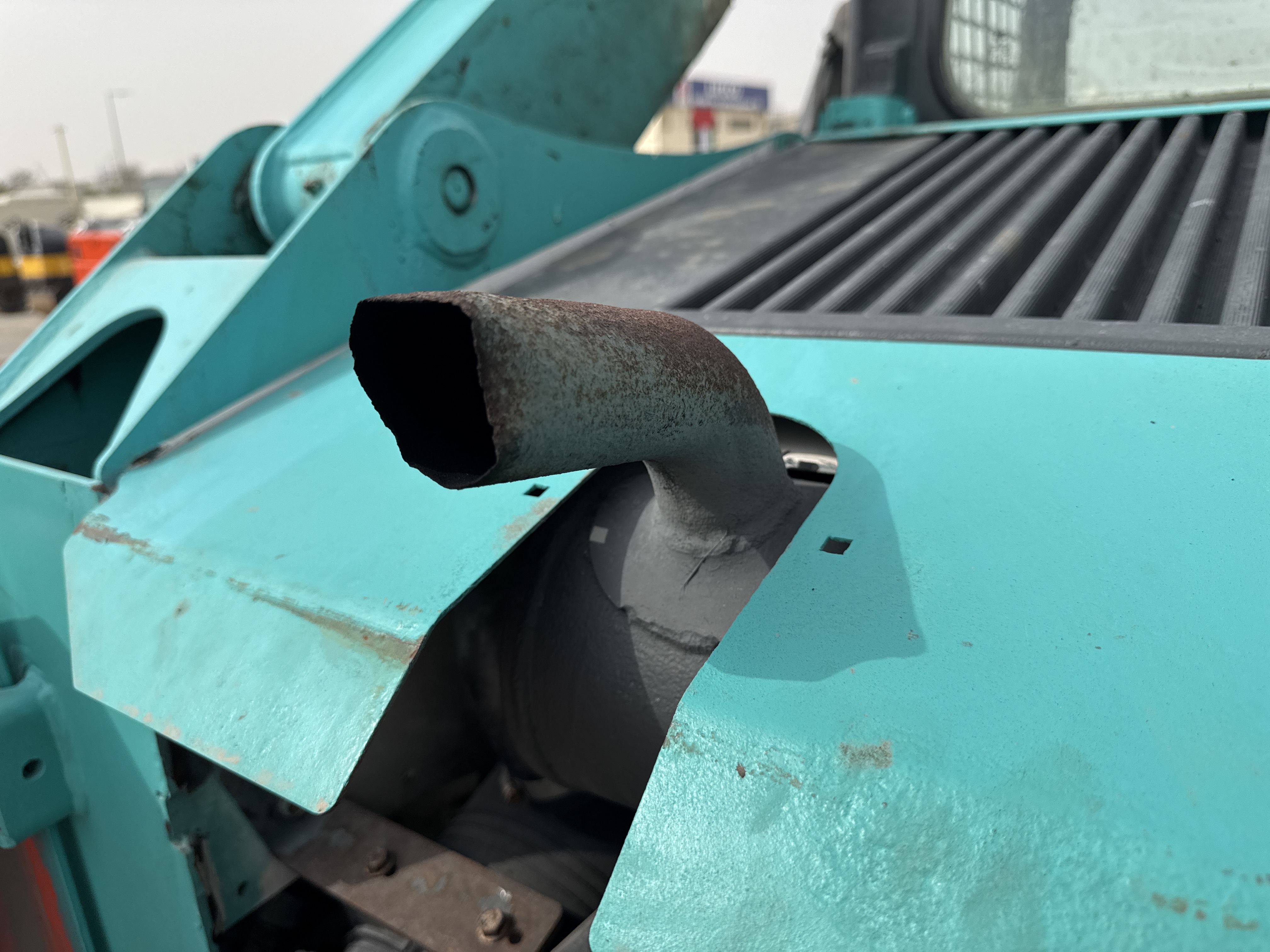 SSL-015-Bobcat-S510-Skid-steer-loaders-inspection-Engine-Exhaust-system-2