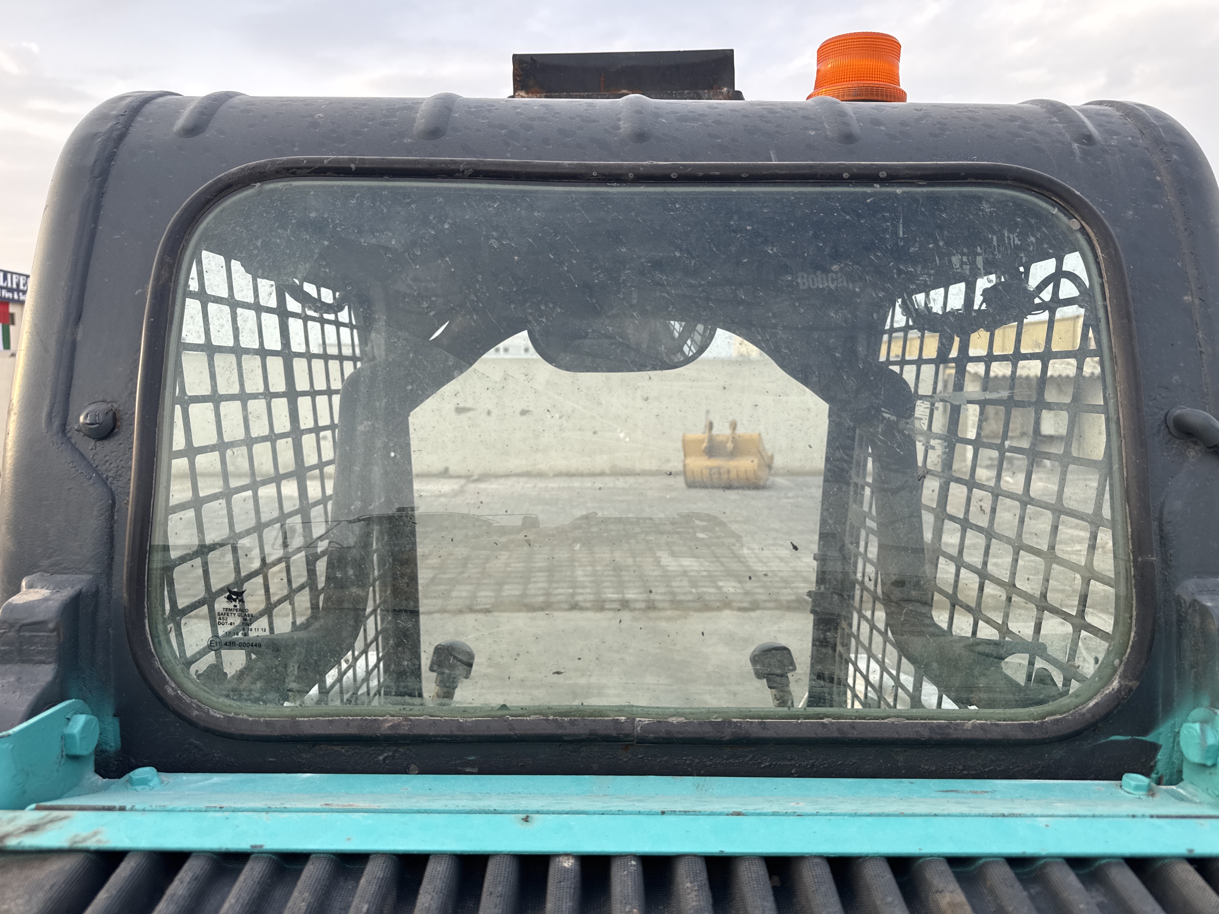 SSL-015-Bobcat-S510-Skid-steer-loaders-inspection-Safety-Glass-2
