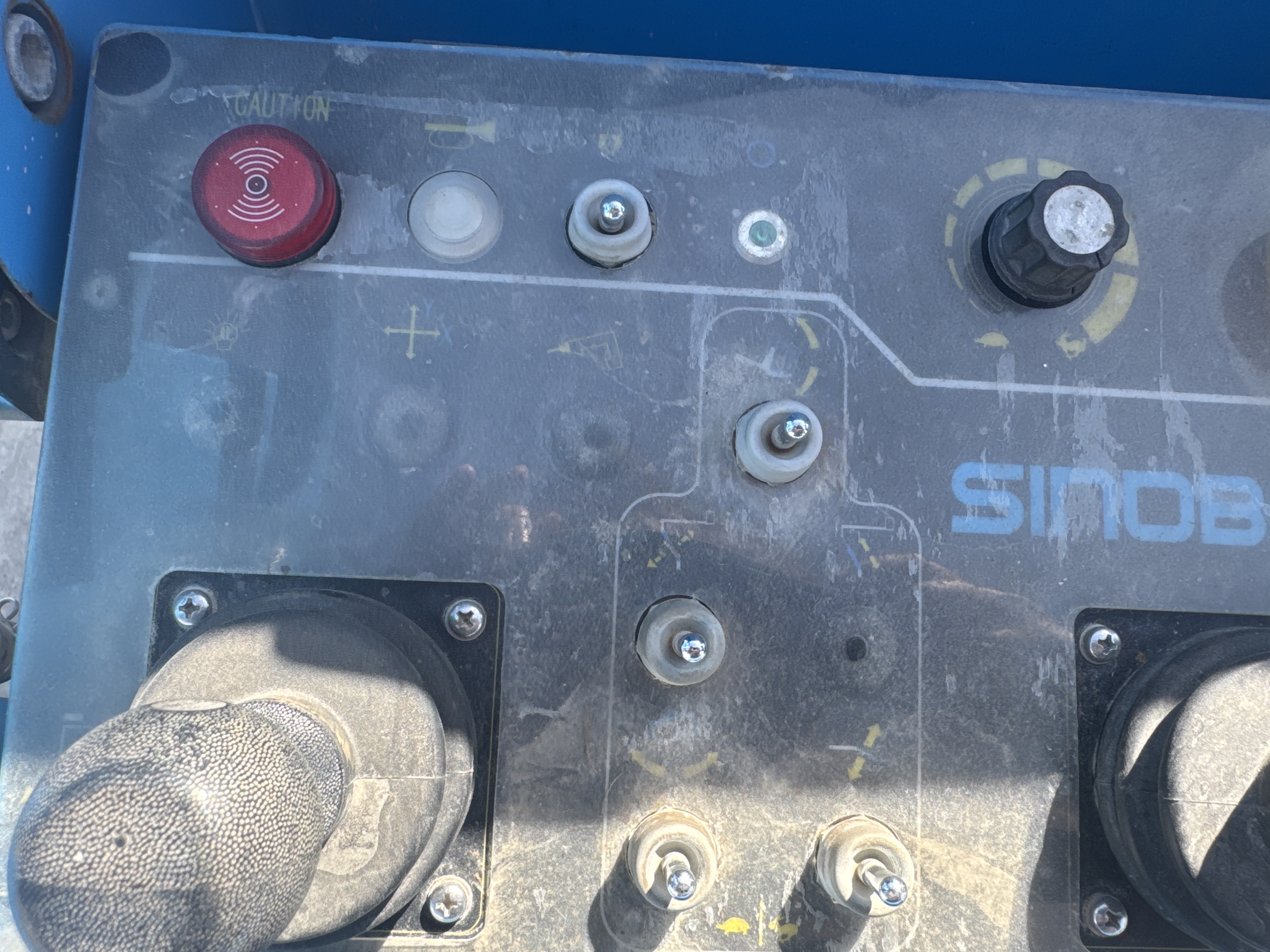 BLA-002-Sinoboom-AB15J-Boom-lifts-inspection-Cabin-Platform-control-2