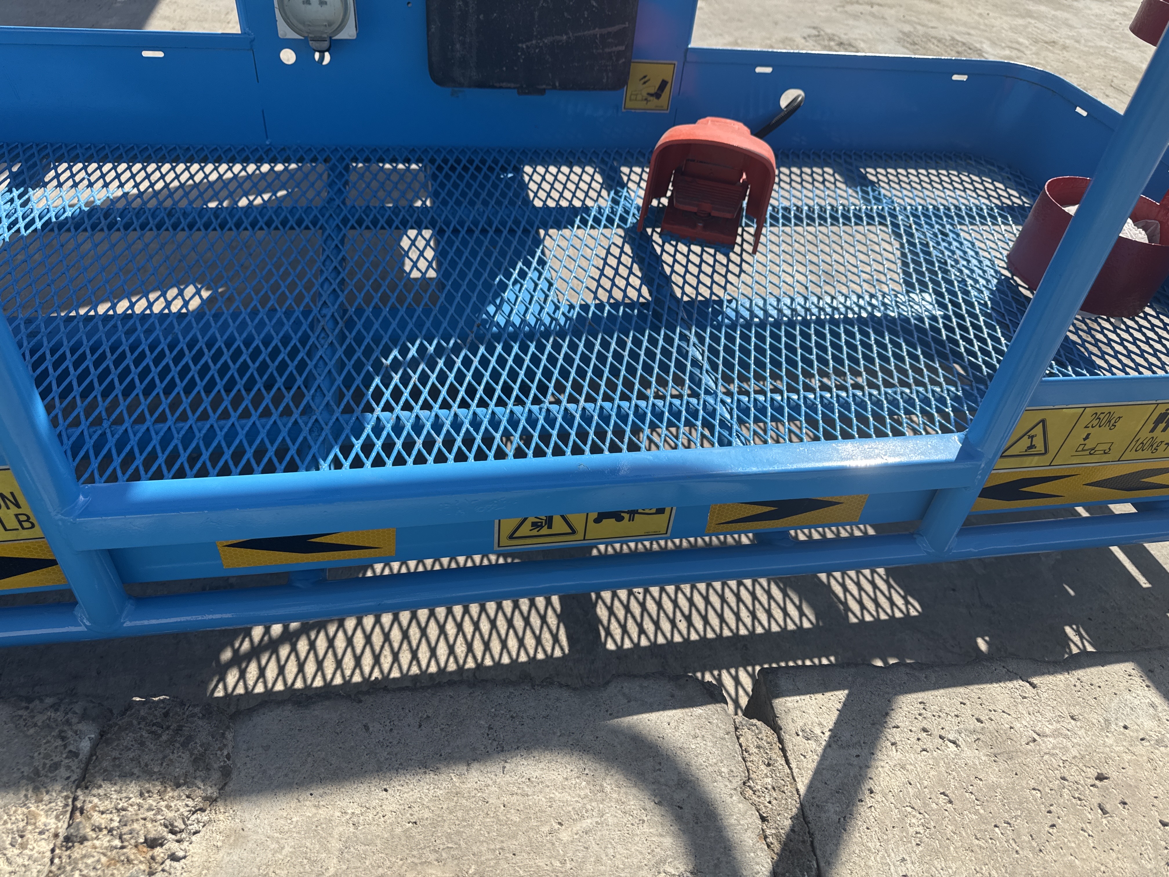 BLA-002-Sinoboom-AB15J-Boom-lifts-inspection-Structure-Steps/ladders-2