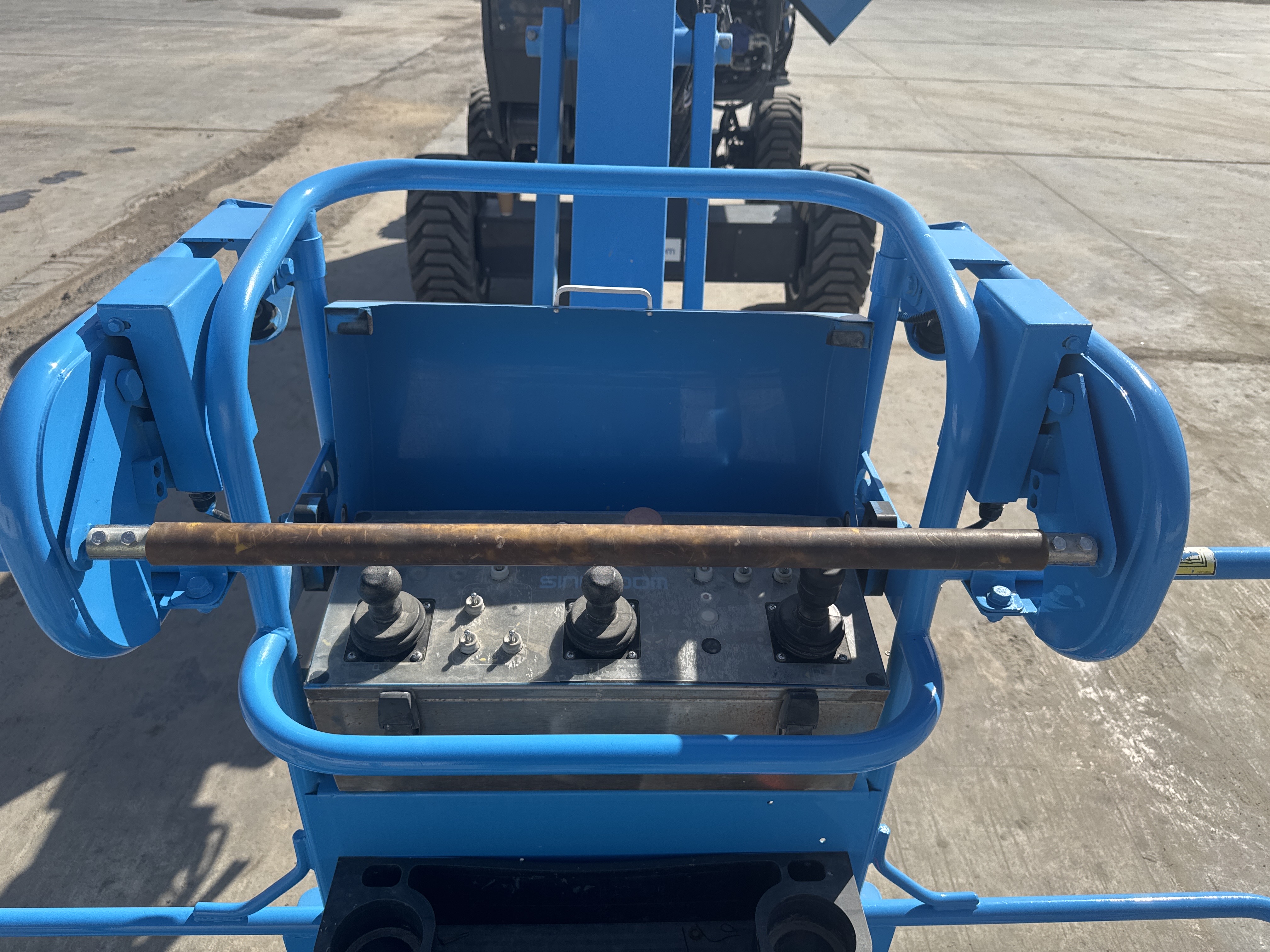BLA-002-Sinoboom-AB15J-Boom-lifts-inspection-Structure-Handrails-2