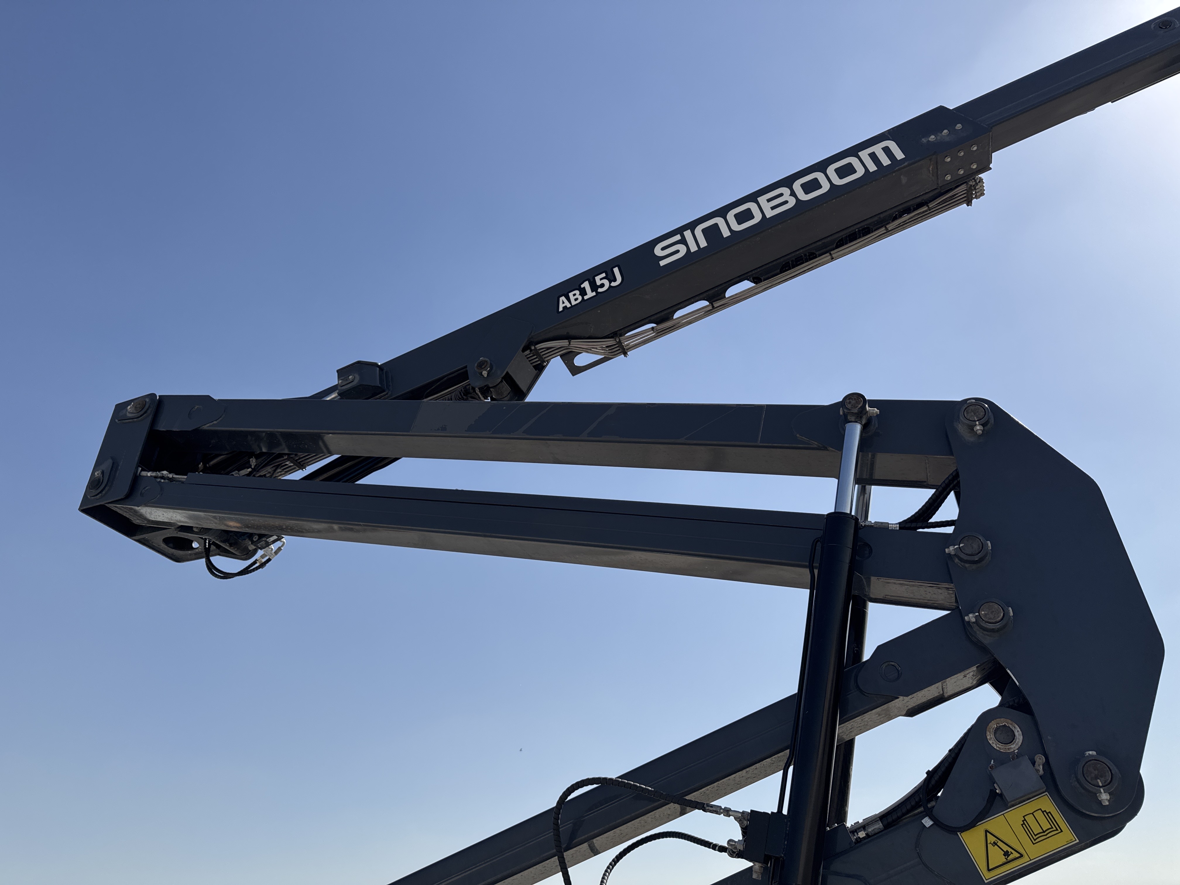 BLA-002-Sinoboom-AB15J-Boom-lifts-inspection-Chassis-Articulated-secondary-boom-2