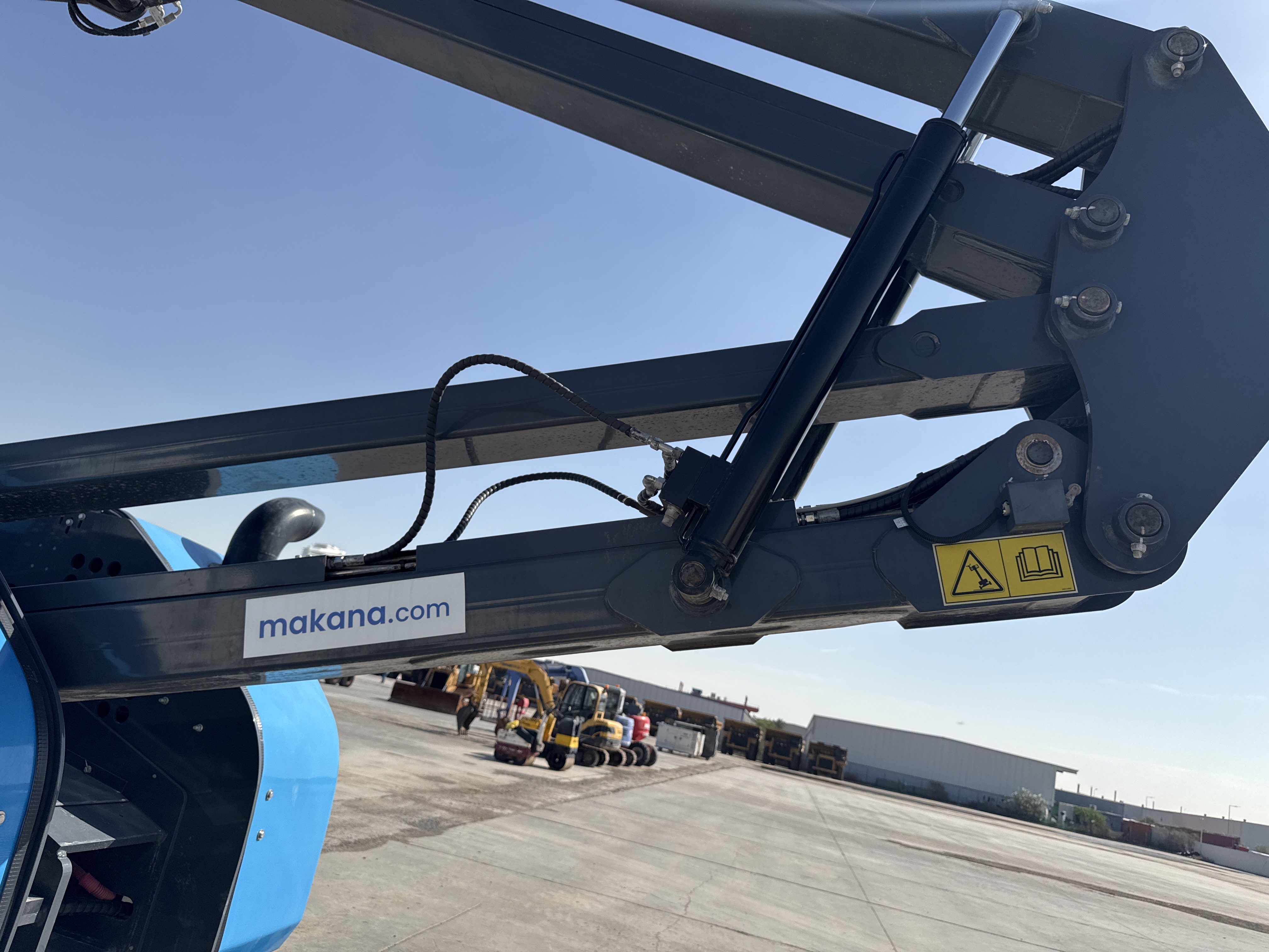 BLA-002-Sinoboom-AB15J-Boom-lifts-inspection-Chassis-Articulated-primary-boom-2