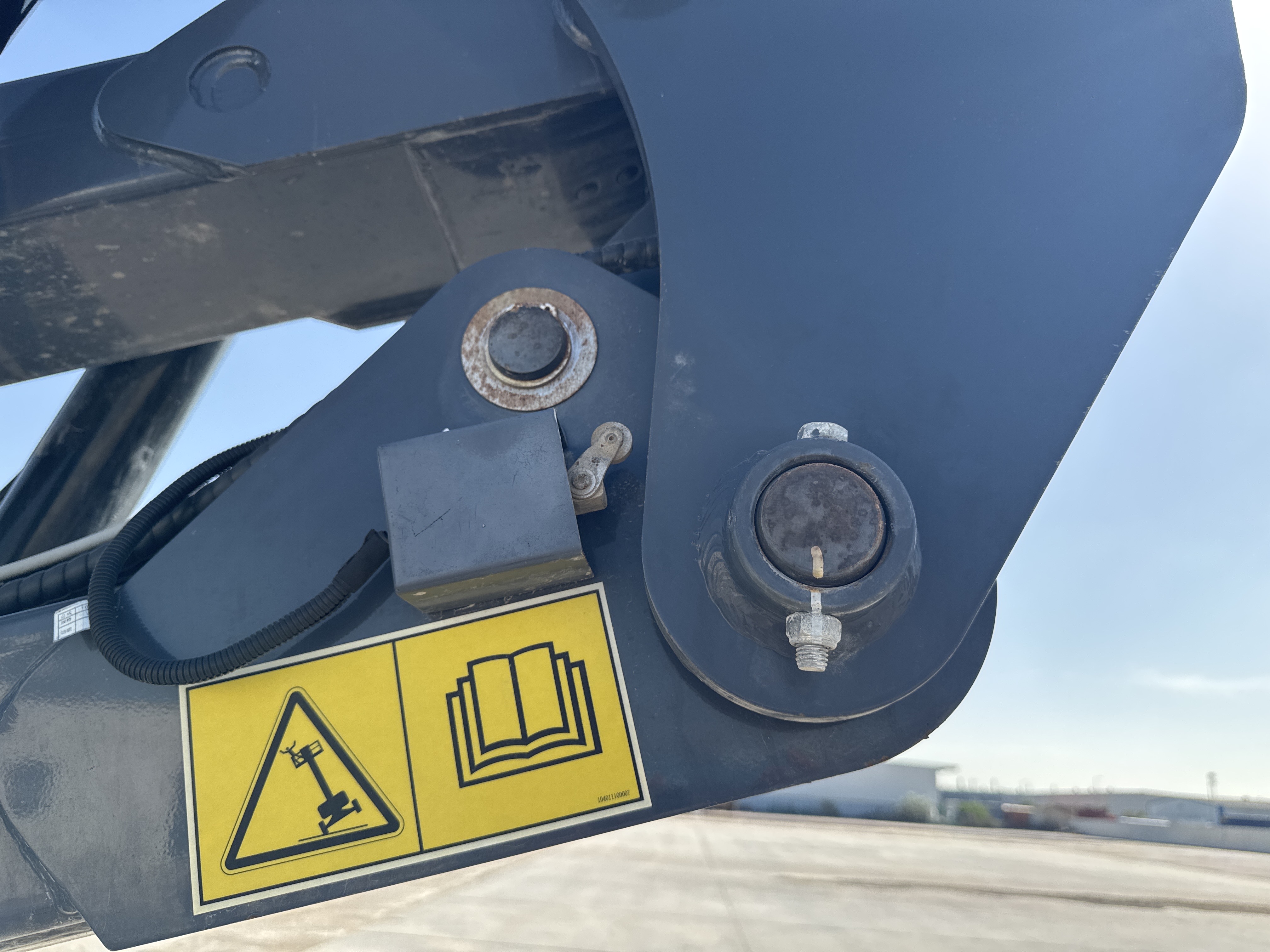 BLA-002-Sinoboom-AB15J-Boom-lifts-inspection-Chassis-Boom-base-pin-and-bushings-2