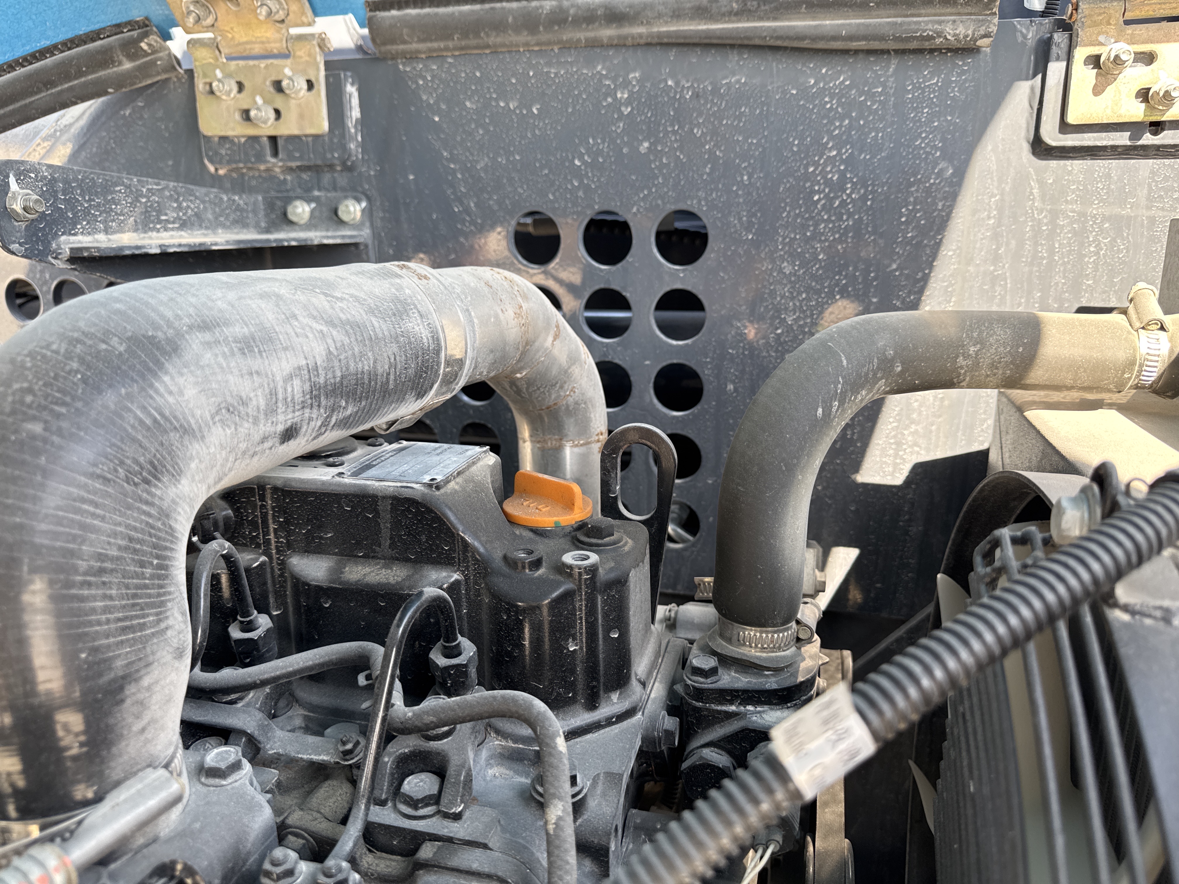BLA-002-Sinoboom-AB15J-Boom-lifts-inspection-Engine-Hoses-2
