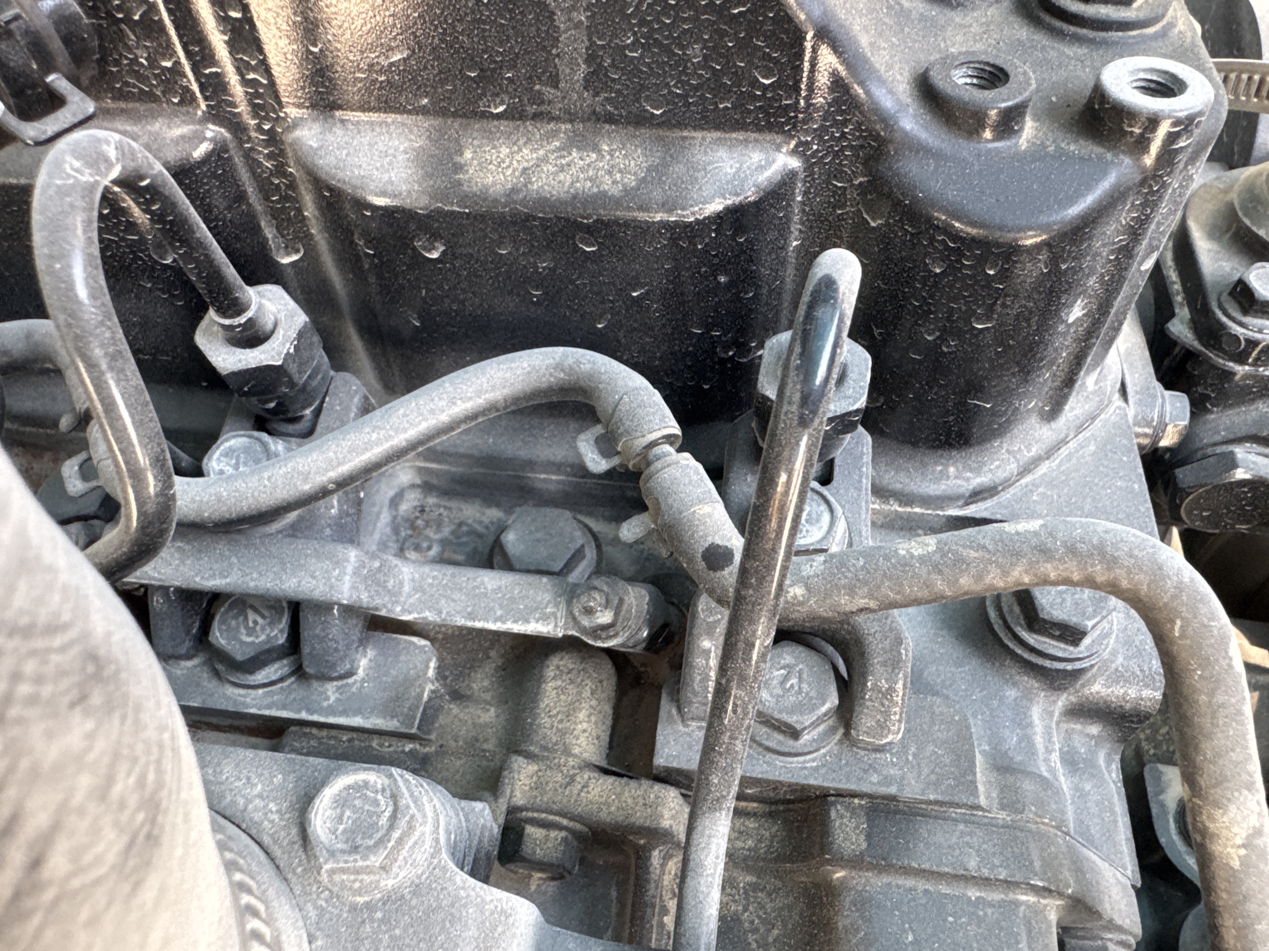 BLA-002-Sinoboom-AB15J-Boom-lifts-inspection-Engine-Fuel-leaks-2