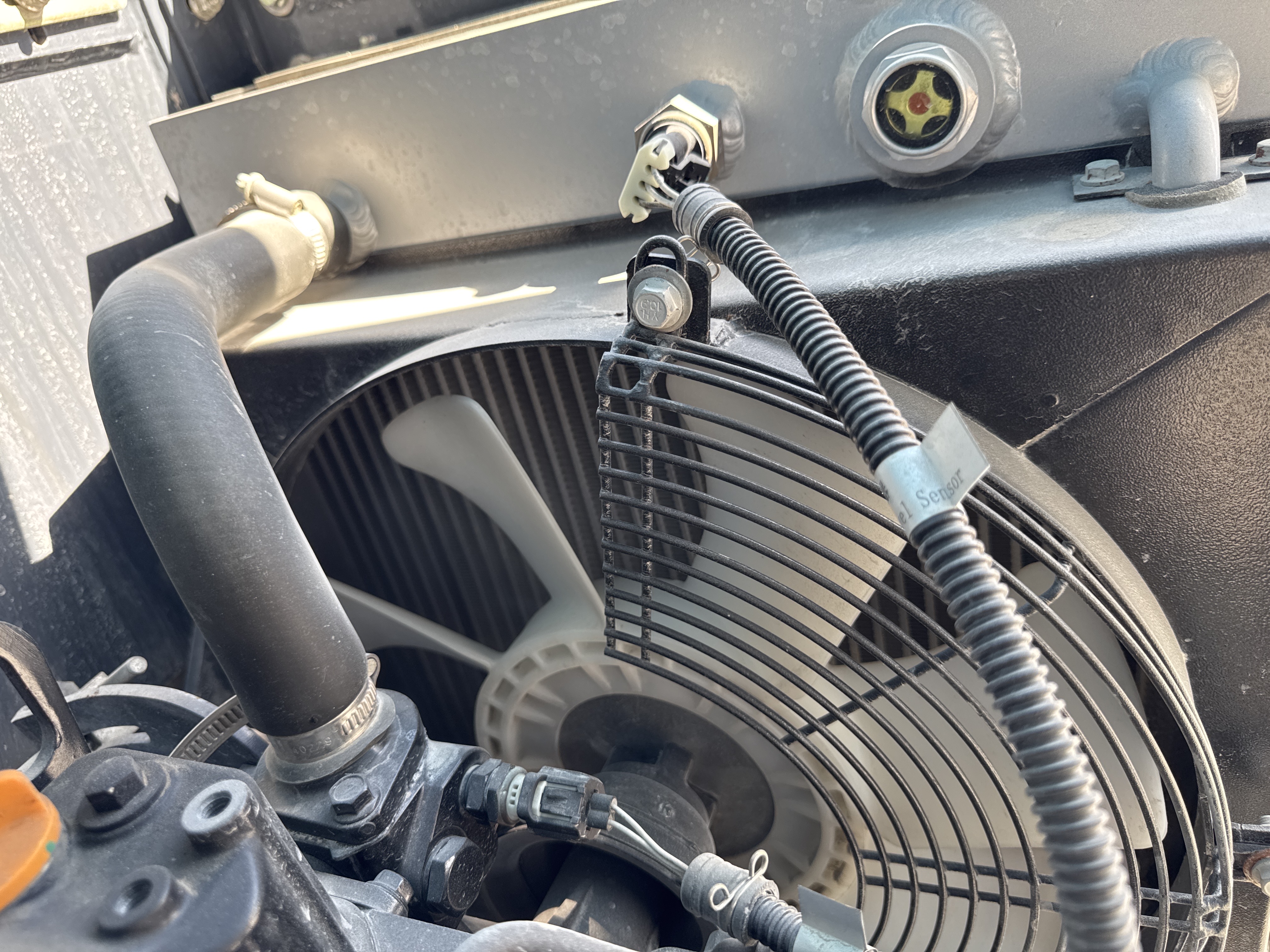 BLA-002-Sinoboom-AB15J-Boom-lifts-inspection-Engine-Cooling-fan-and-fan-guard-2
