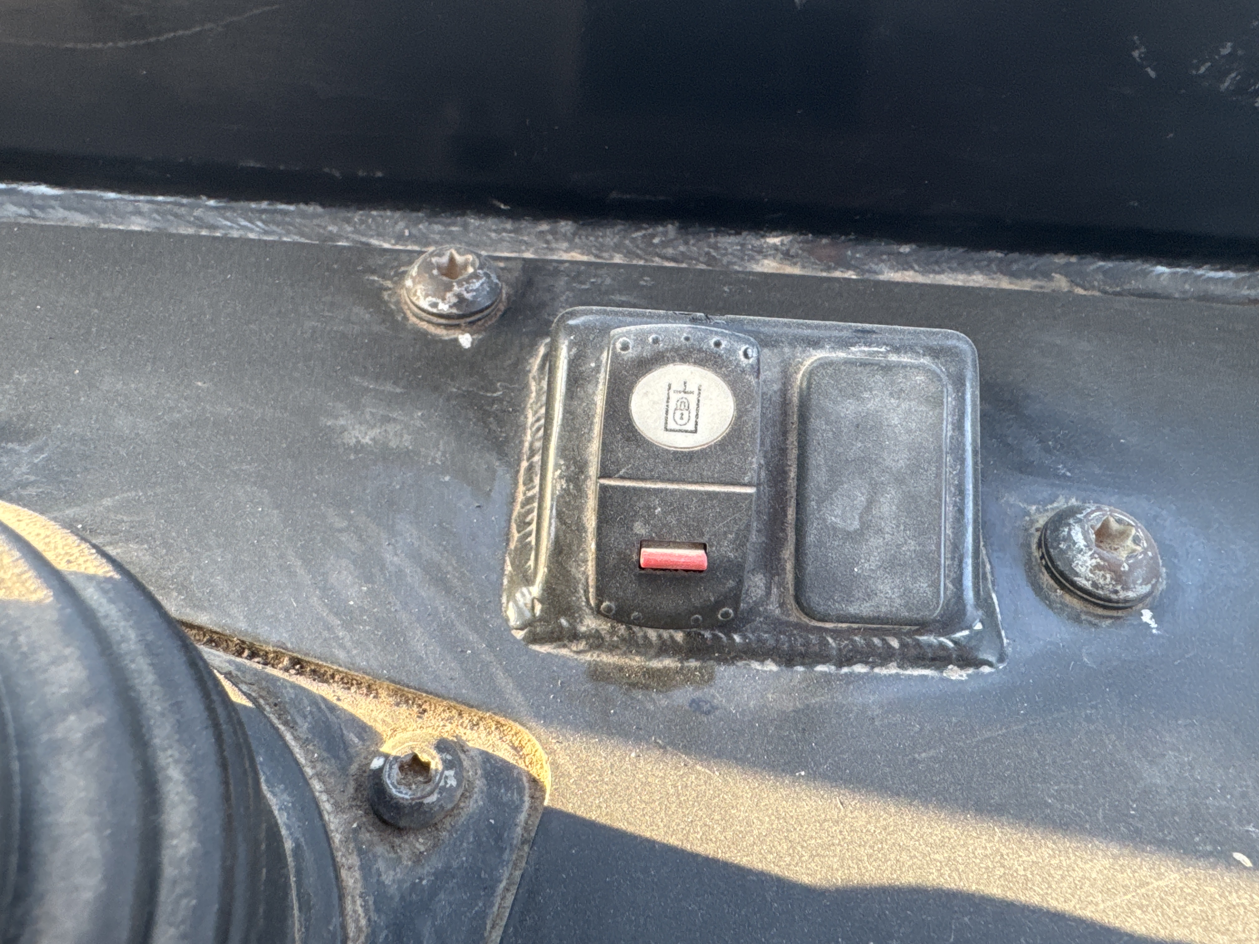 CDB-004-Cat-D6R-2-XL-Crawler-dozers-inspection-Cabin-Electronic-instrument-board-2