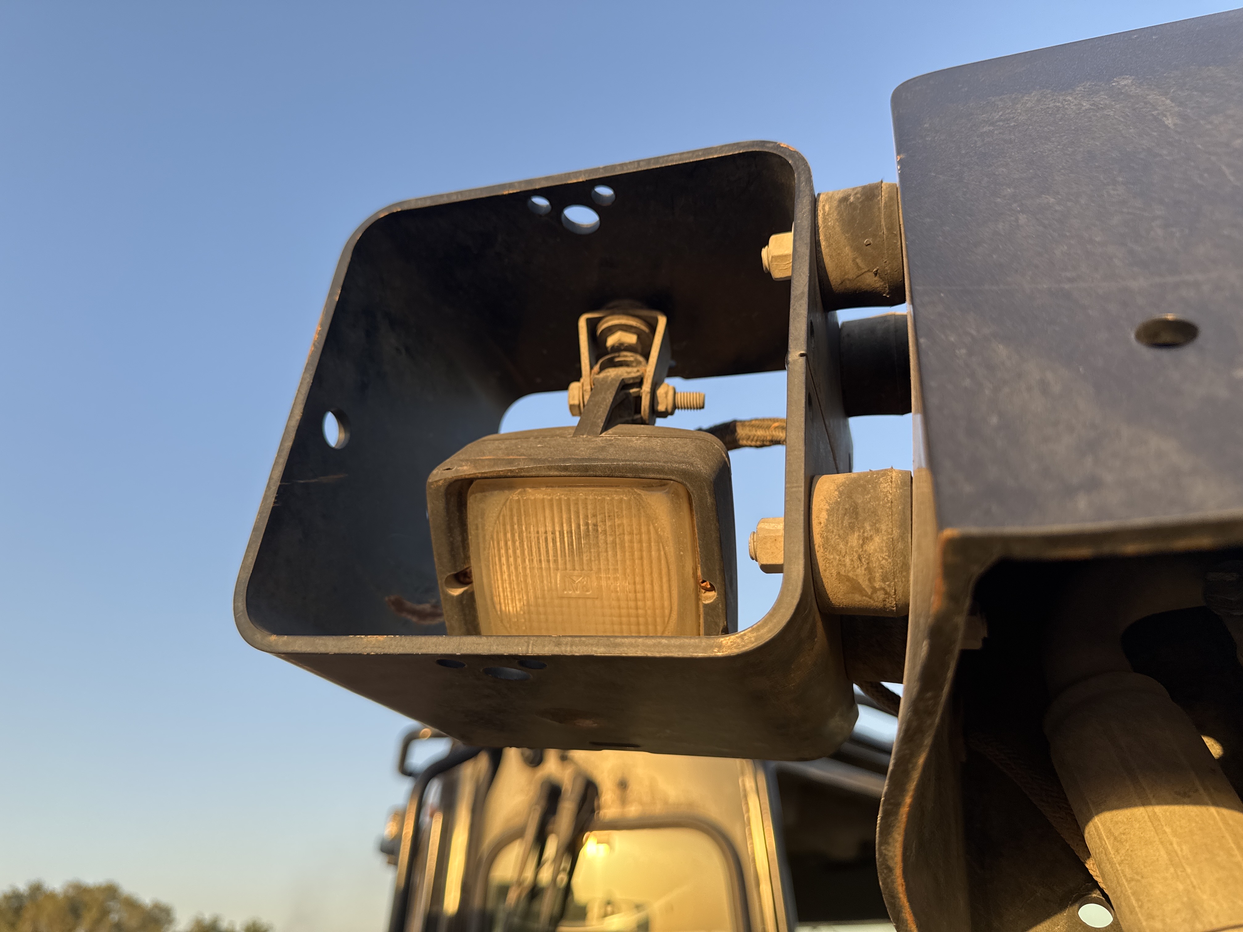 CDB-004-Cat-D6R-2-XL-Crawler-dozers-inspection-Electronics-Lights-and-signals-2