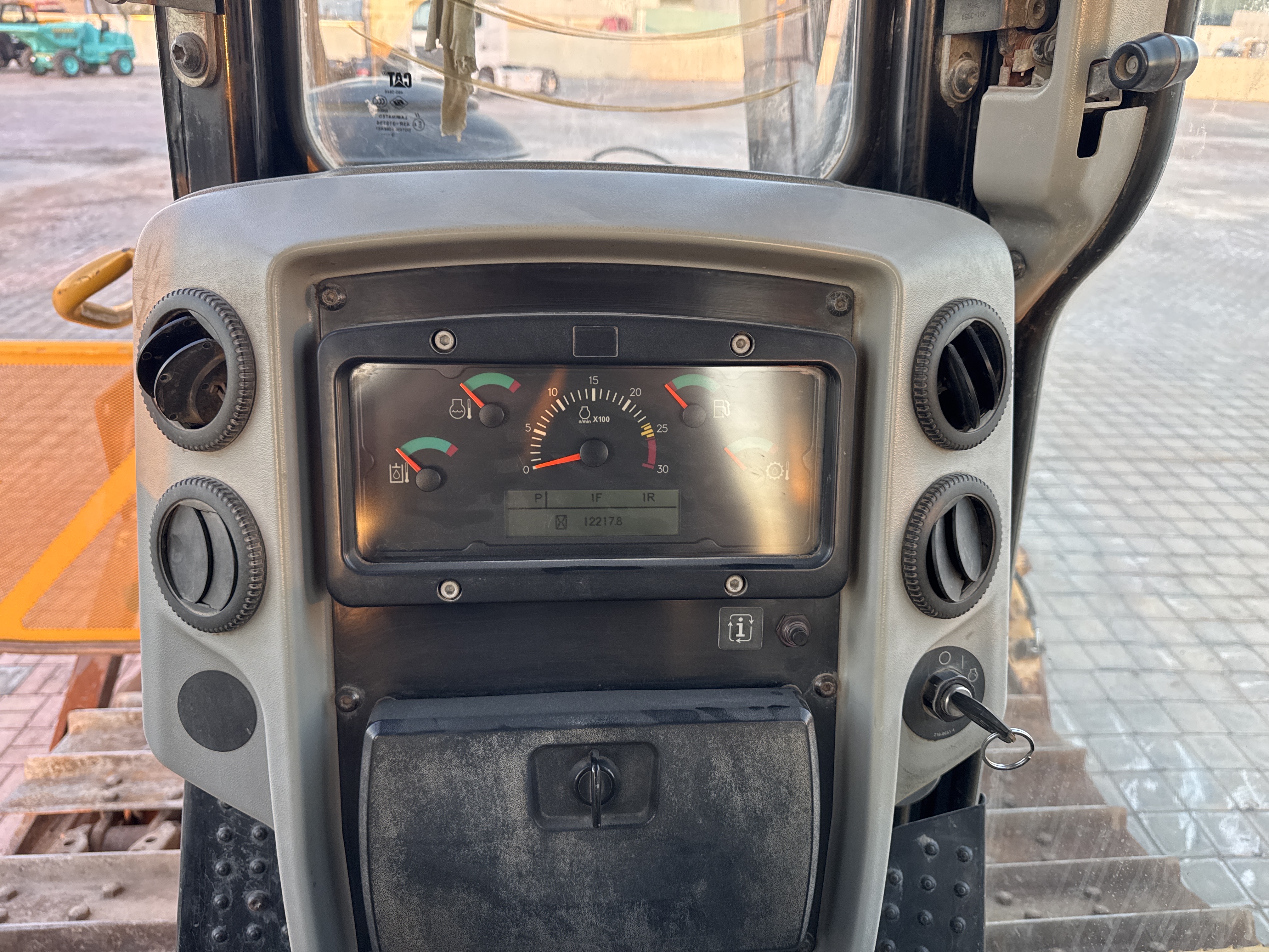 CDB-004-Cat-D6R-2-XL-Crawler-dozers-inspection-Air-conditioning-Vents-and-air-flow-2