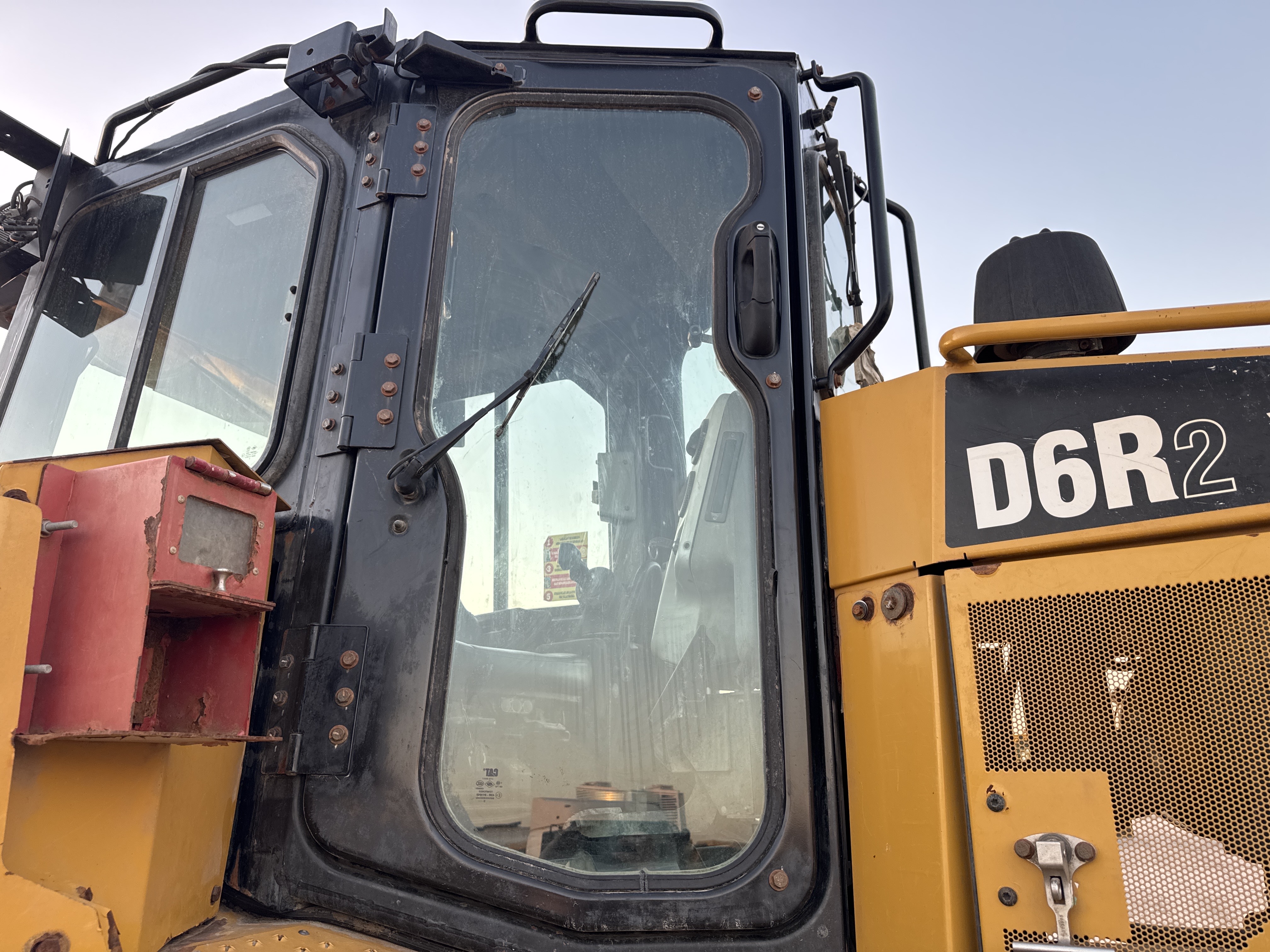 CDB-004-Cat-D6R-2-XL-Crawler-dozers-inspection-Structure-Doors-2