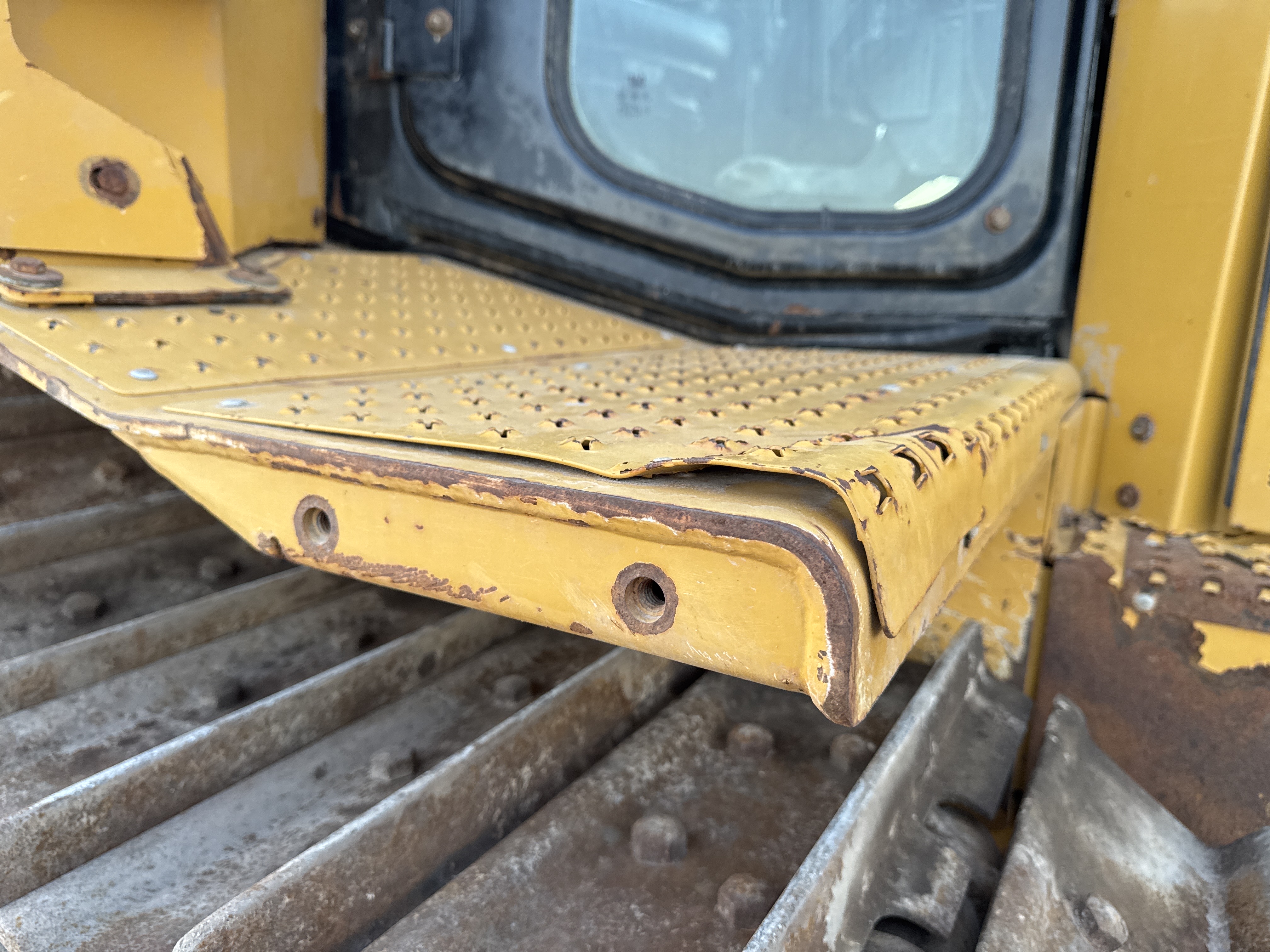 CDB-004-Cat-D6R-2-XL-Crawler-dozers-inspection-Structure-Steps/ladders-2