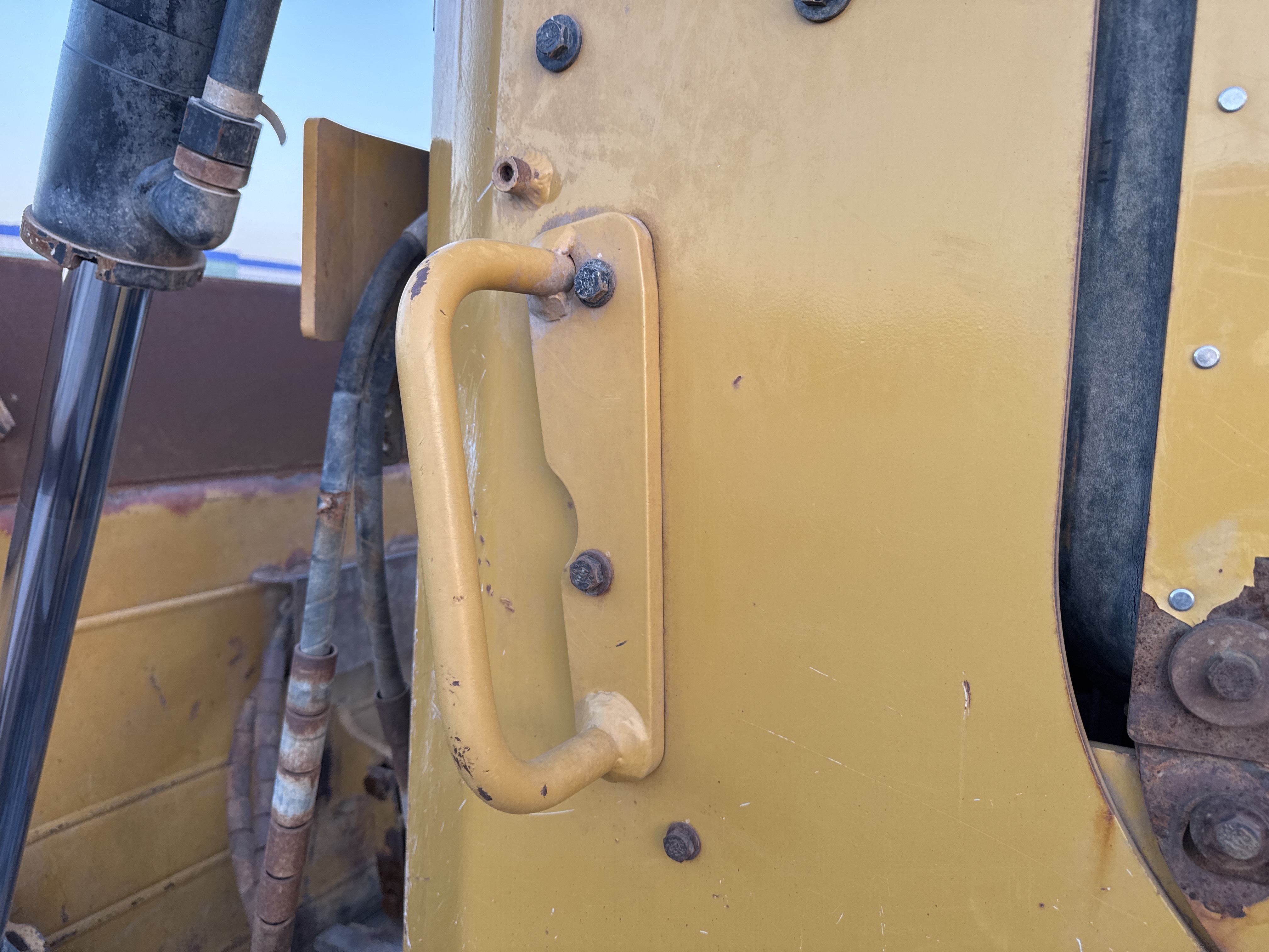 CDB-004-Cat-D6R-2-XL-Crawler-dozers-inspection-Structure-Handrails-2