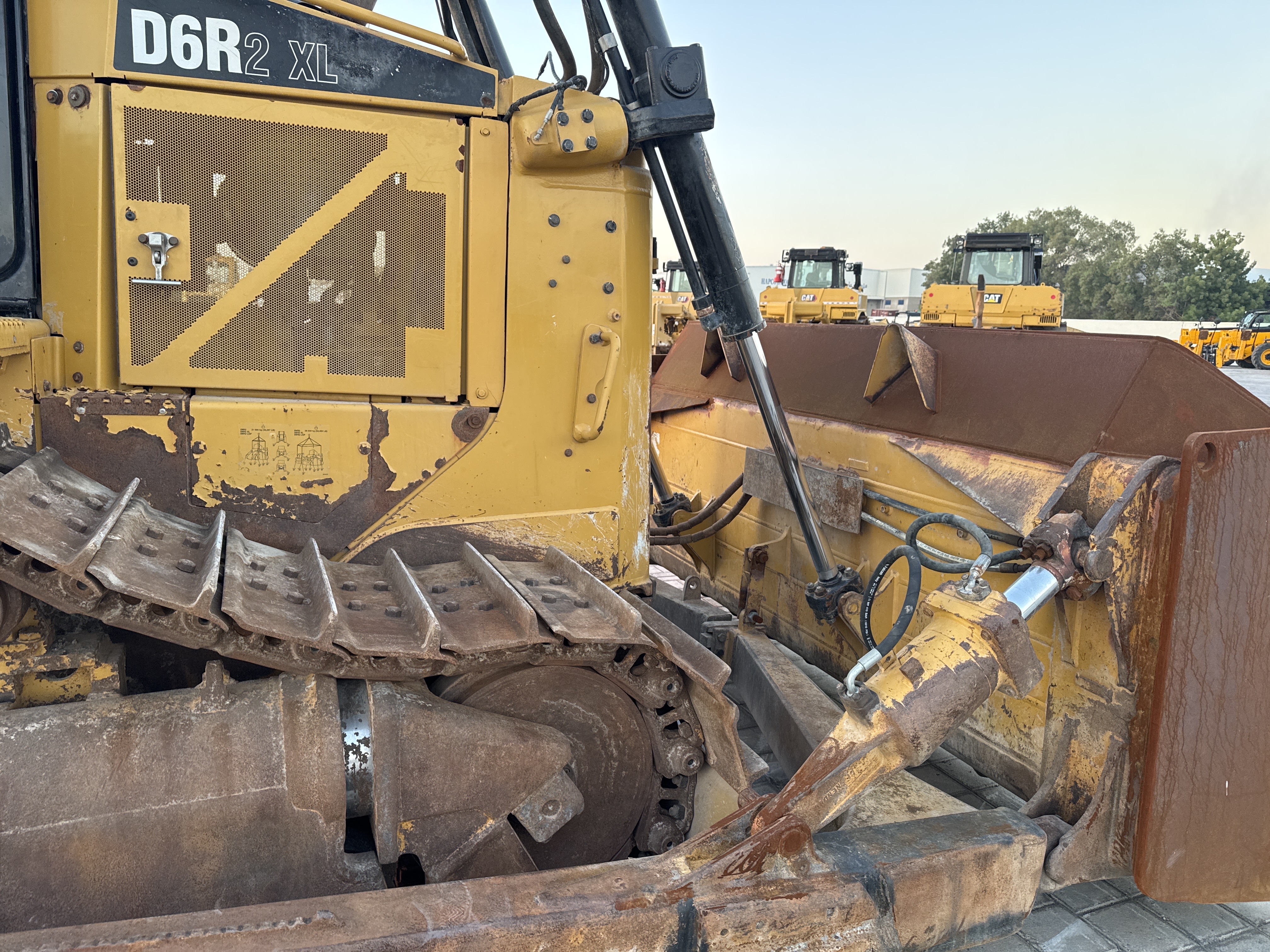 CDB-004-Cat-D6R-2-XL-Crawler-dozers-inspection-Structure-Paint-2