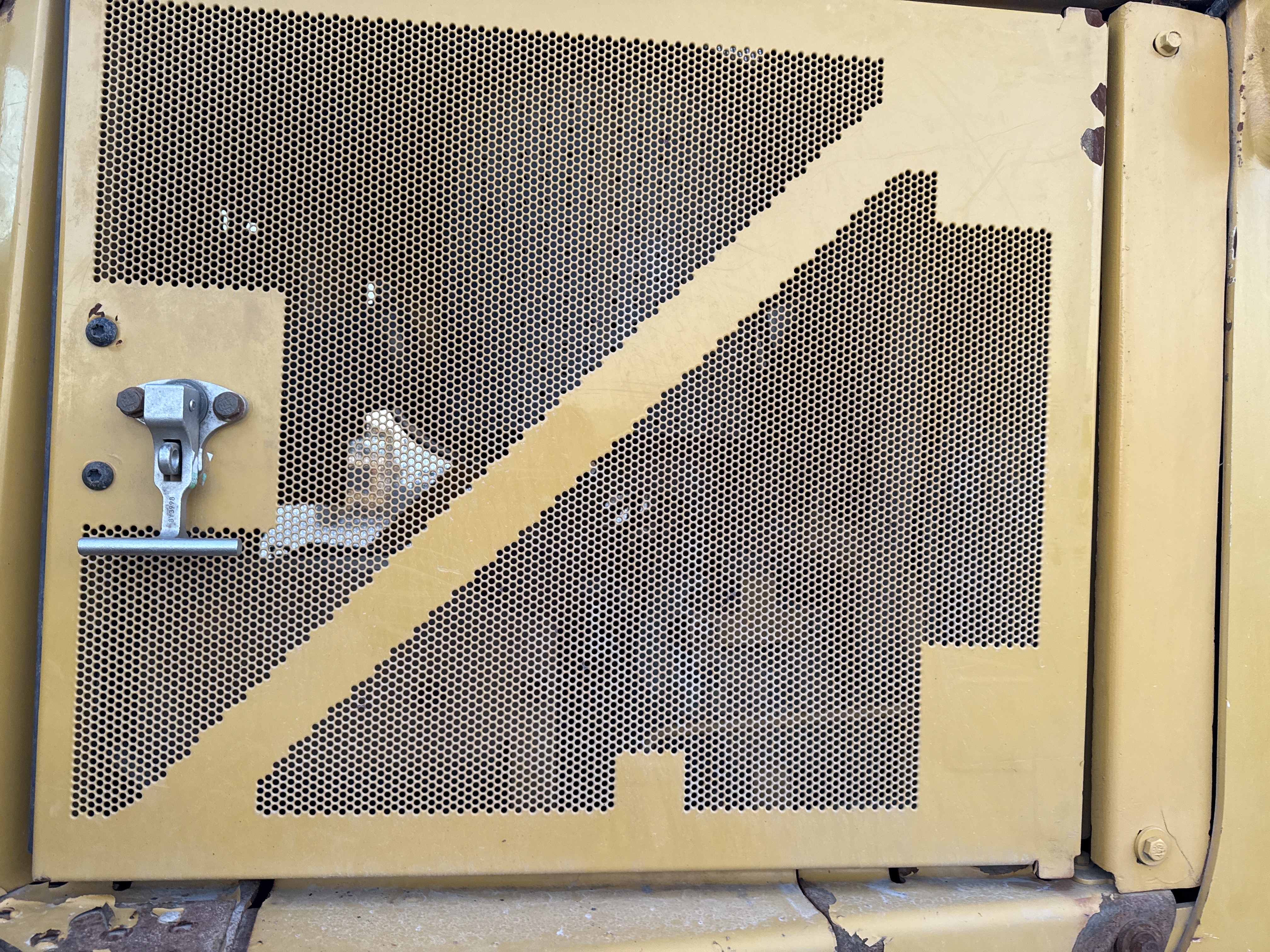 CDB-004-Cat-D6R-2-XL-Crawler-dozers-inspection-Structure-Sheet-metal-(fiberglass)-2