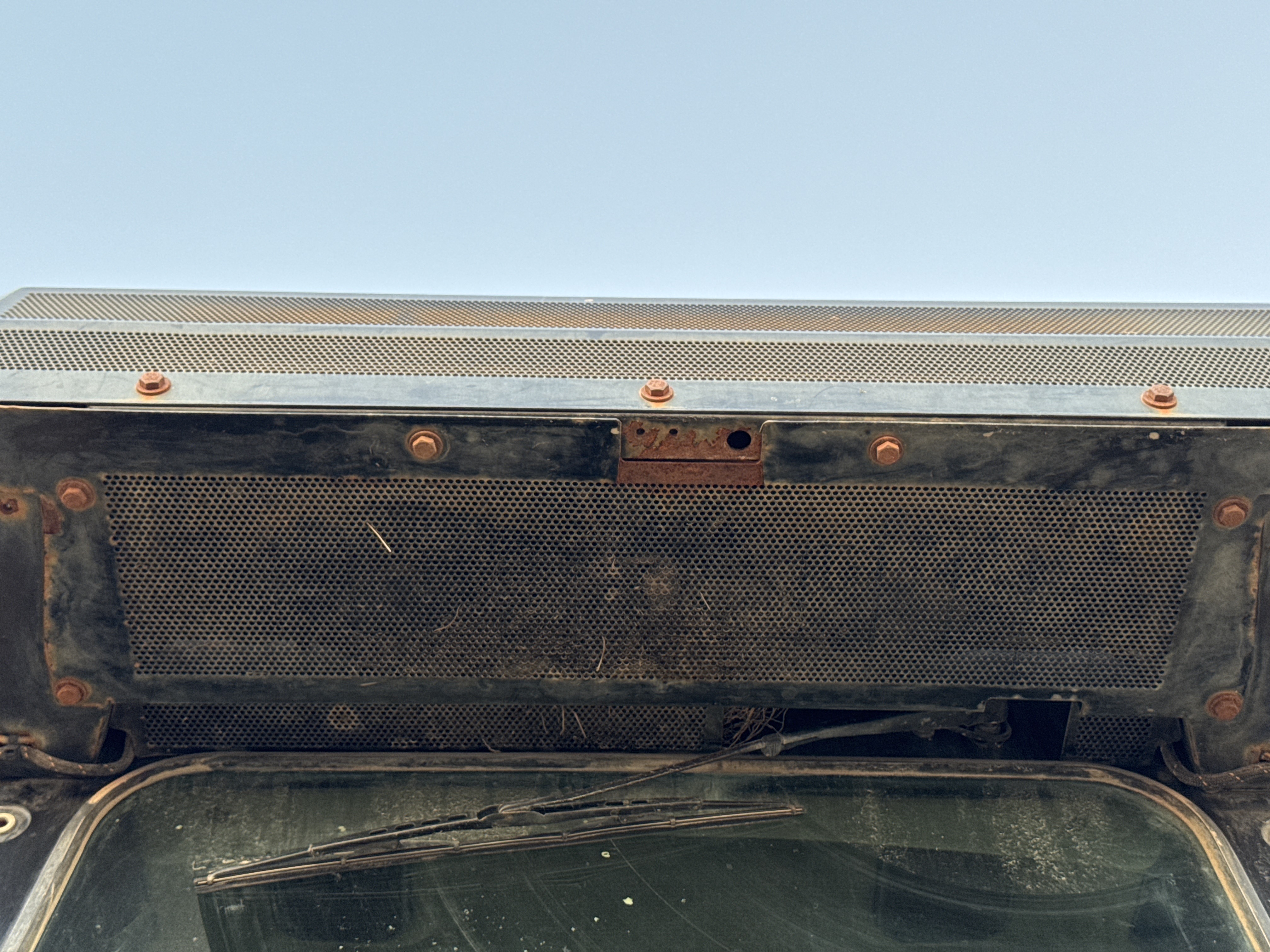 CDB-004-Cat-D6R-2-XL-Crawler-dozers-inspection-Structure-Sheet-metal-(fiberglass)-3