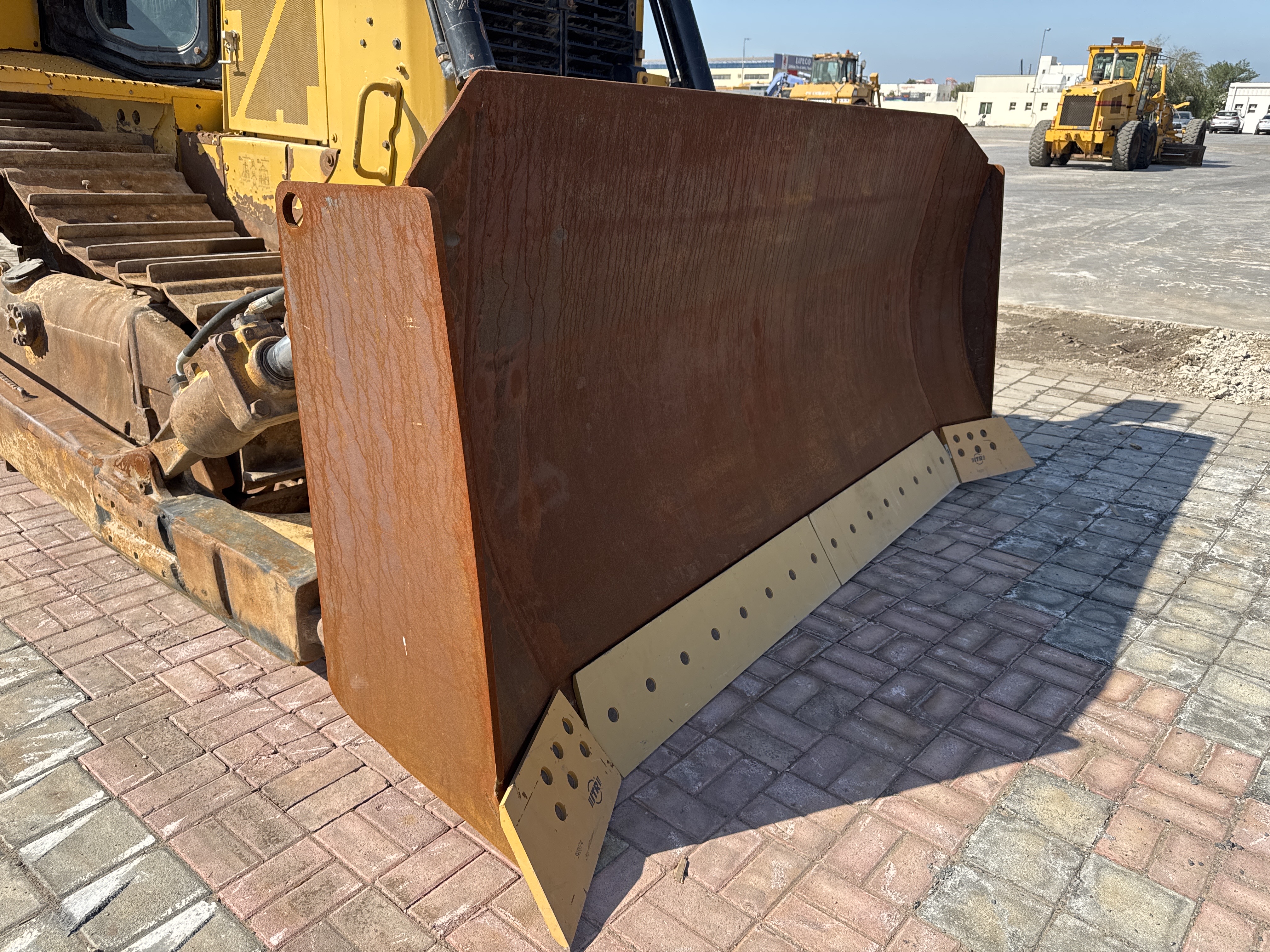 CDB-004-Cat-D6R-2-XL-Crawler-dozers-inspection-Attachment-Dozer-blade-2