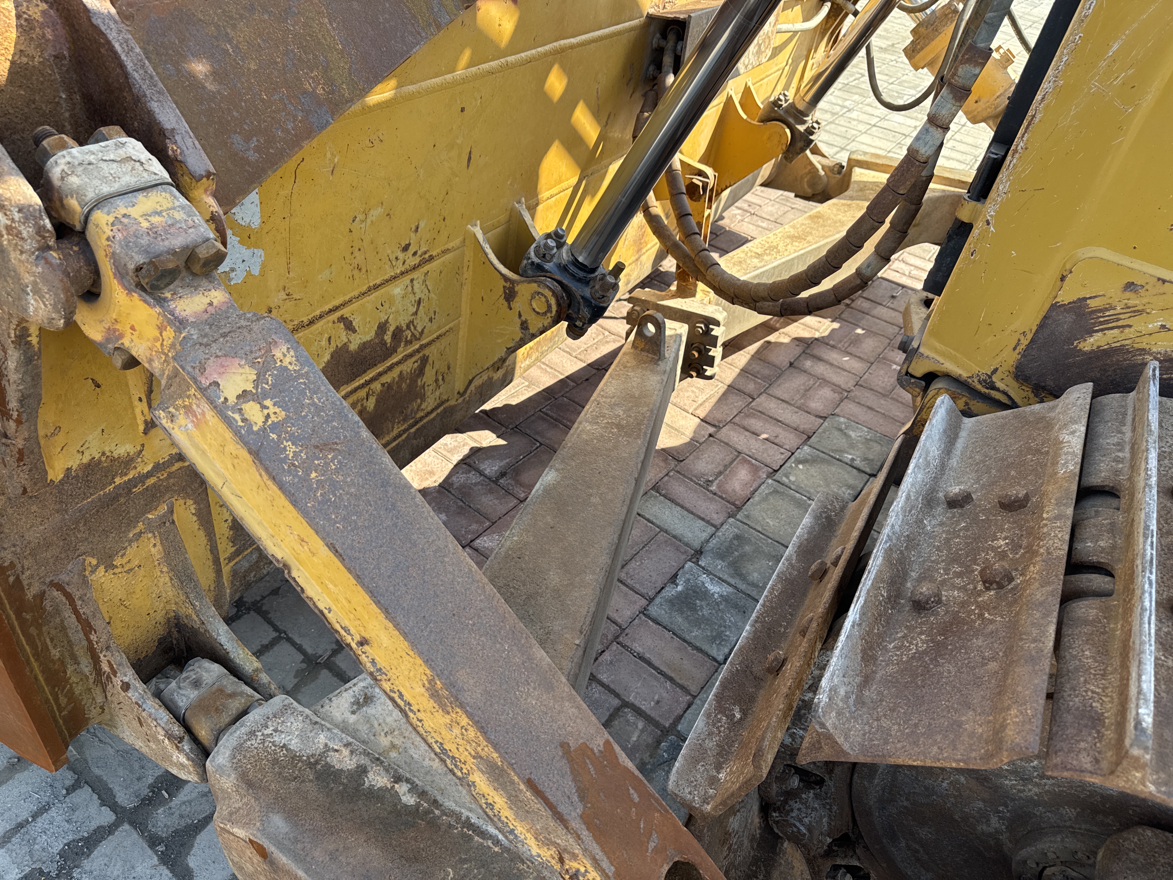 CDB-004-Cat-D6R-2-XL-Crawler-dozers-inspection-Attachment-Dozer-C---frame-2