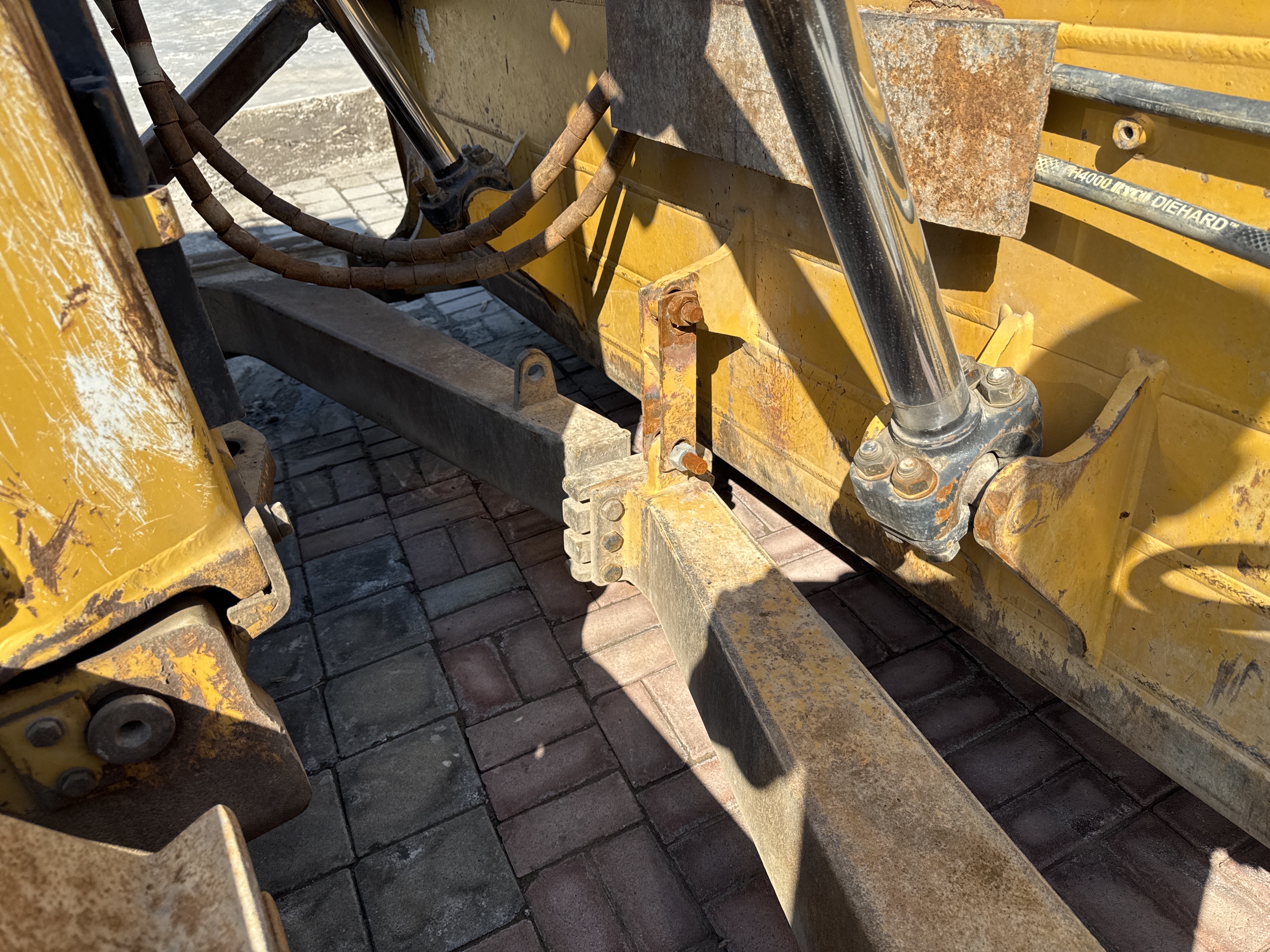 CDB-004-Cat-D6R-2-XL-Crawler-dozers-inspection-Attachment-Dozer-C---frame-2