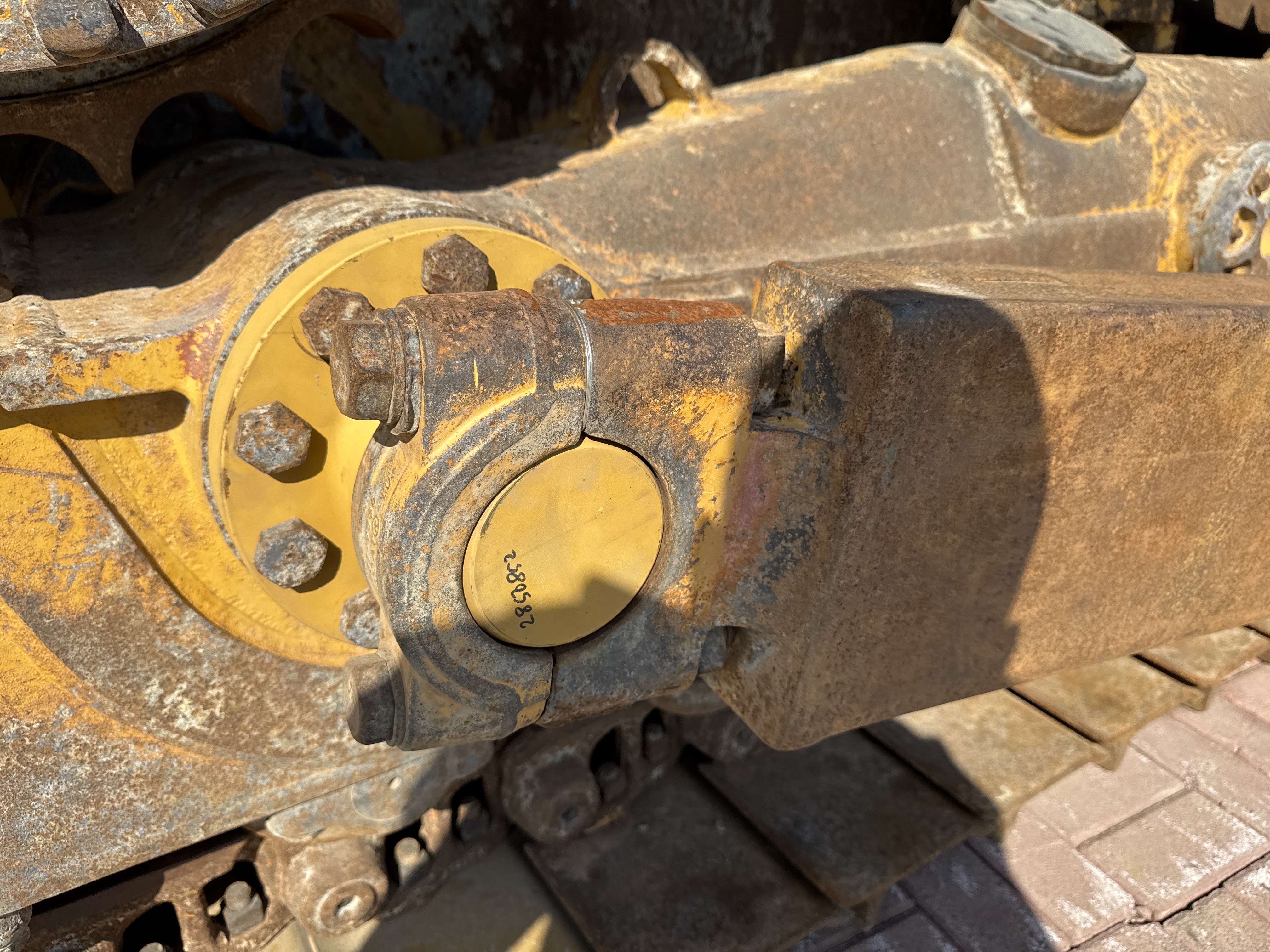 CDB-004-Cat-D6R-2-XL-Crawler-dozers-inspection-Attachment-Push-arm-2
