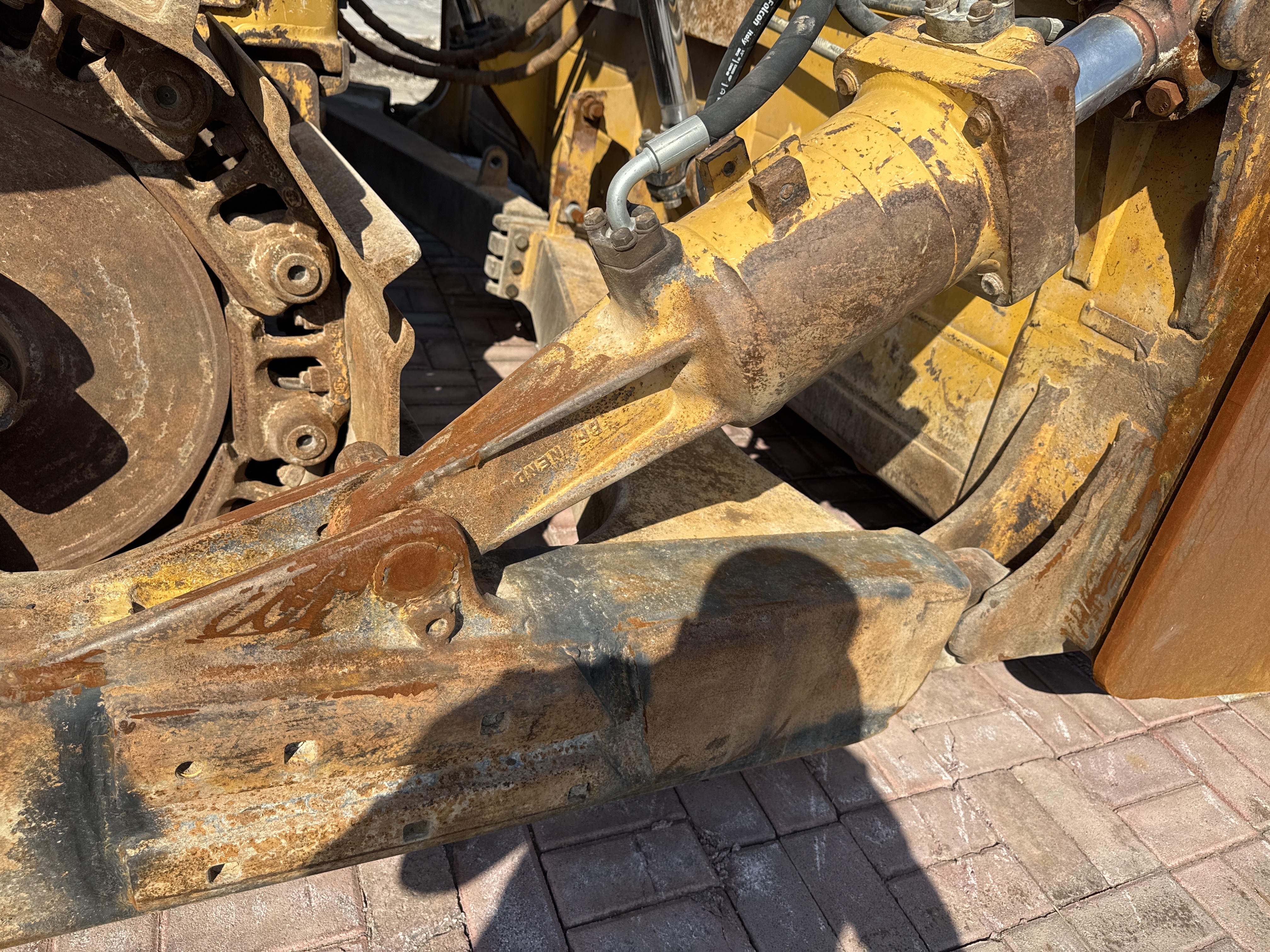 CDB-004-Cat-D6R-2-XL-Crawler-dozers-inspection-Attachment-Push-arm-2