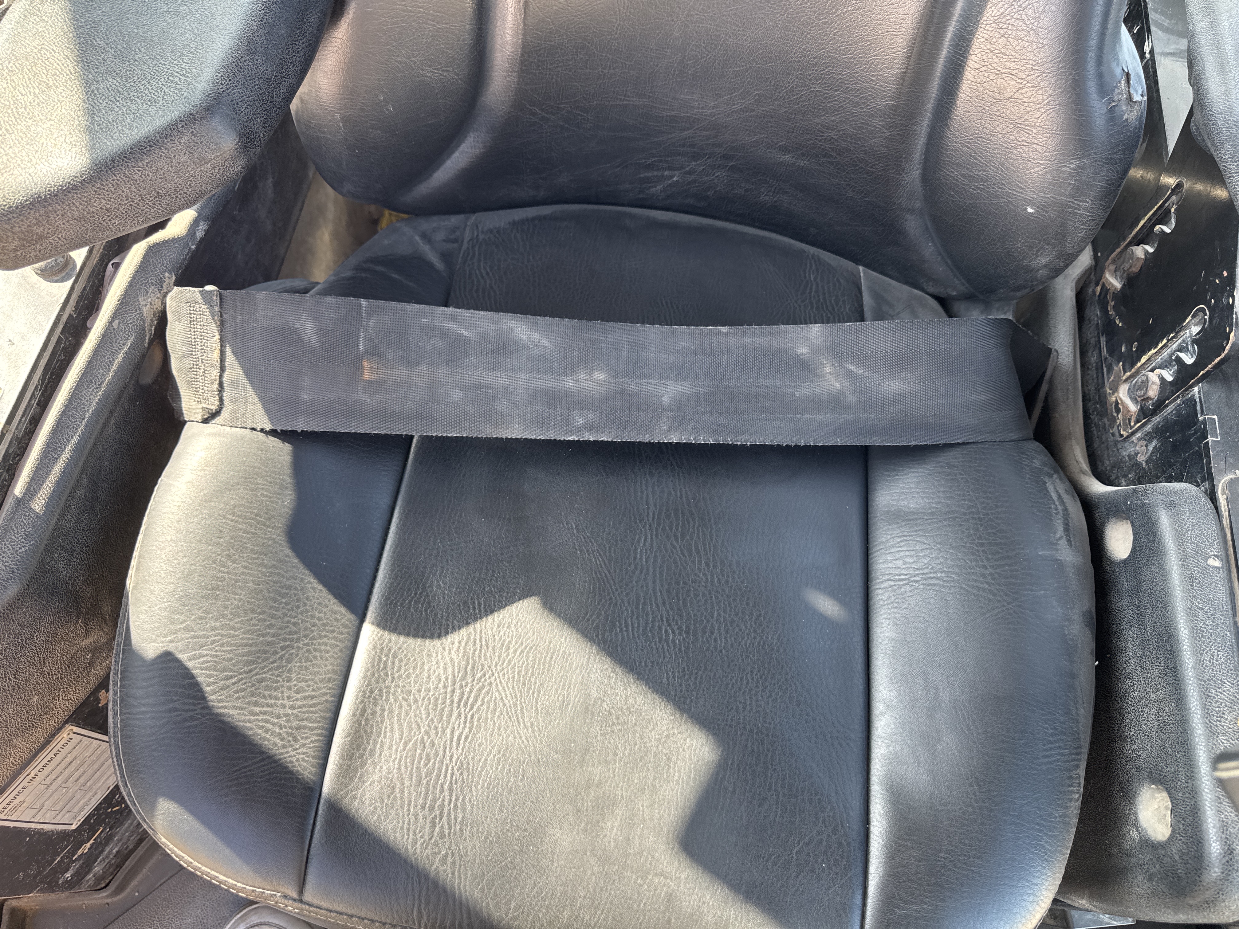 CDB-004-Cat-D6R-2-XL-Crawler-dozers-inspection-Safety-Seat-belts-2