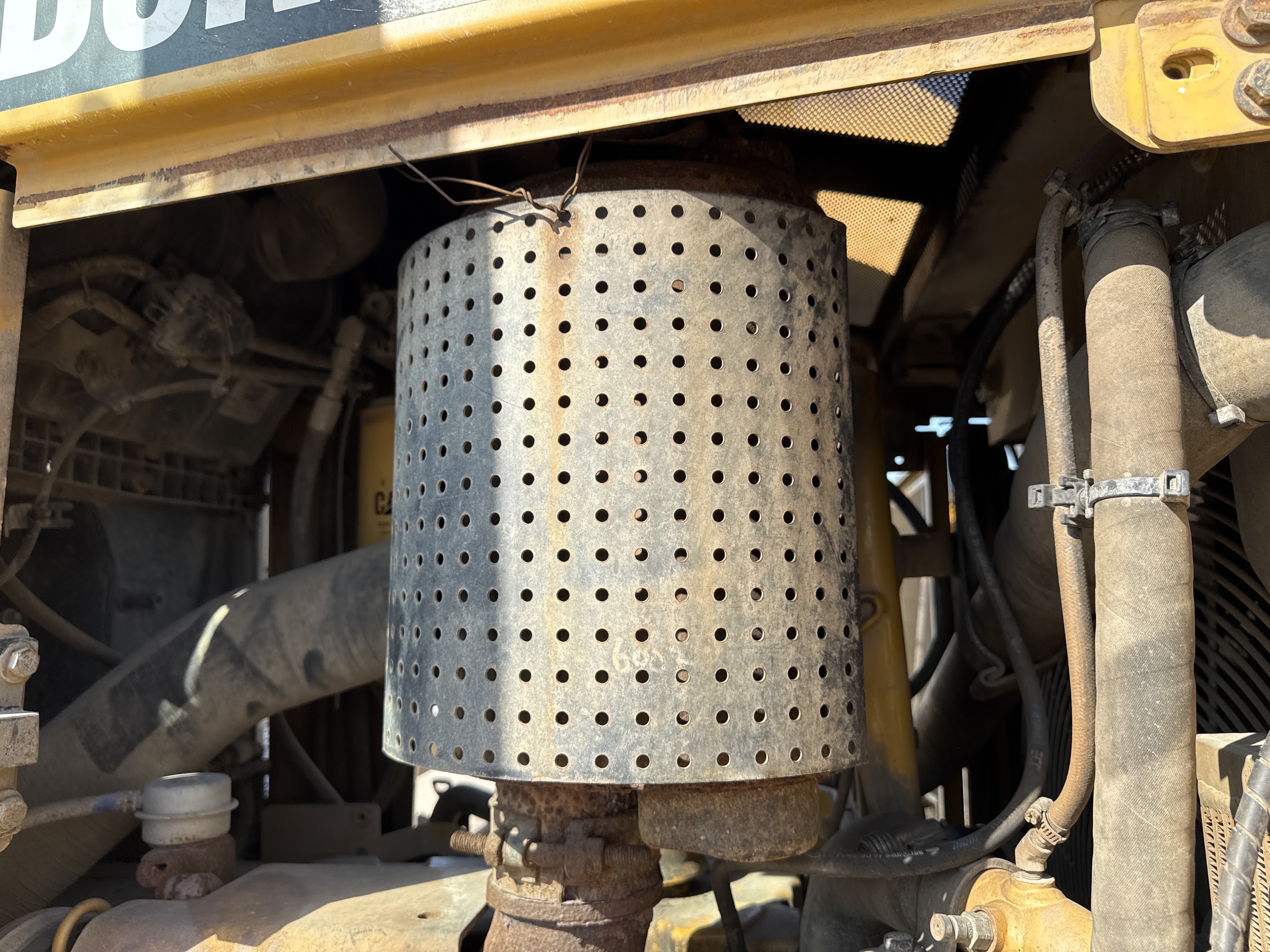 CDB-004-Cat-D6R-2-XL-Crawler-dozers-inspection-Engine-Exhaust-system-2