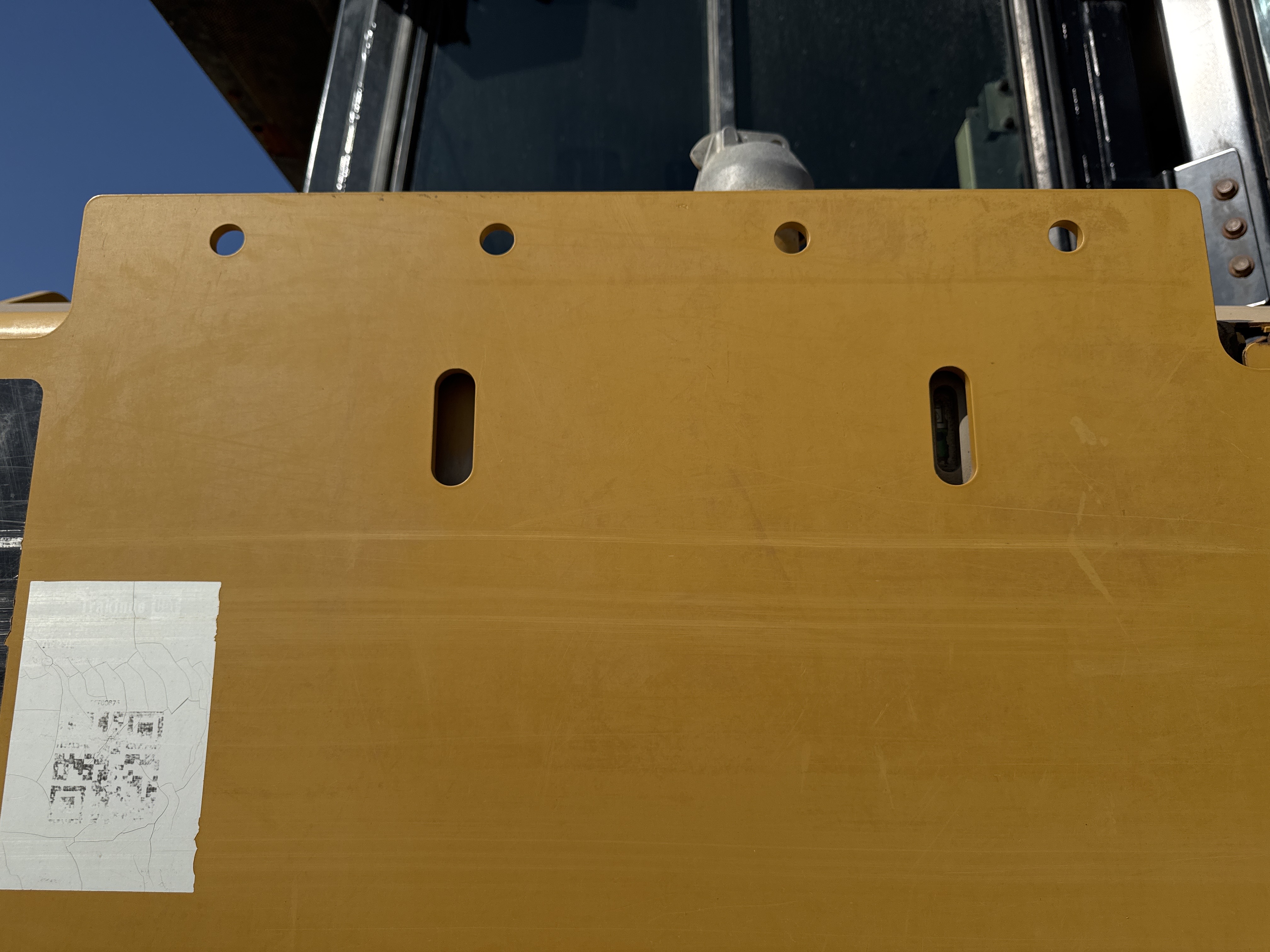 CDB-004-Cat-D6R-2-XL-Crawler-dozers-inspection-Hydraulics-Hydraulic-Tank-2